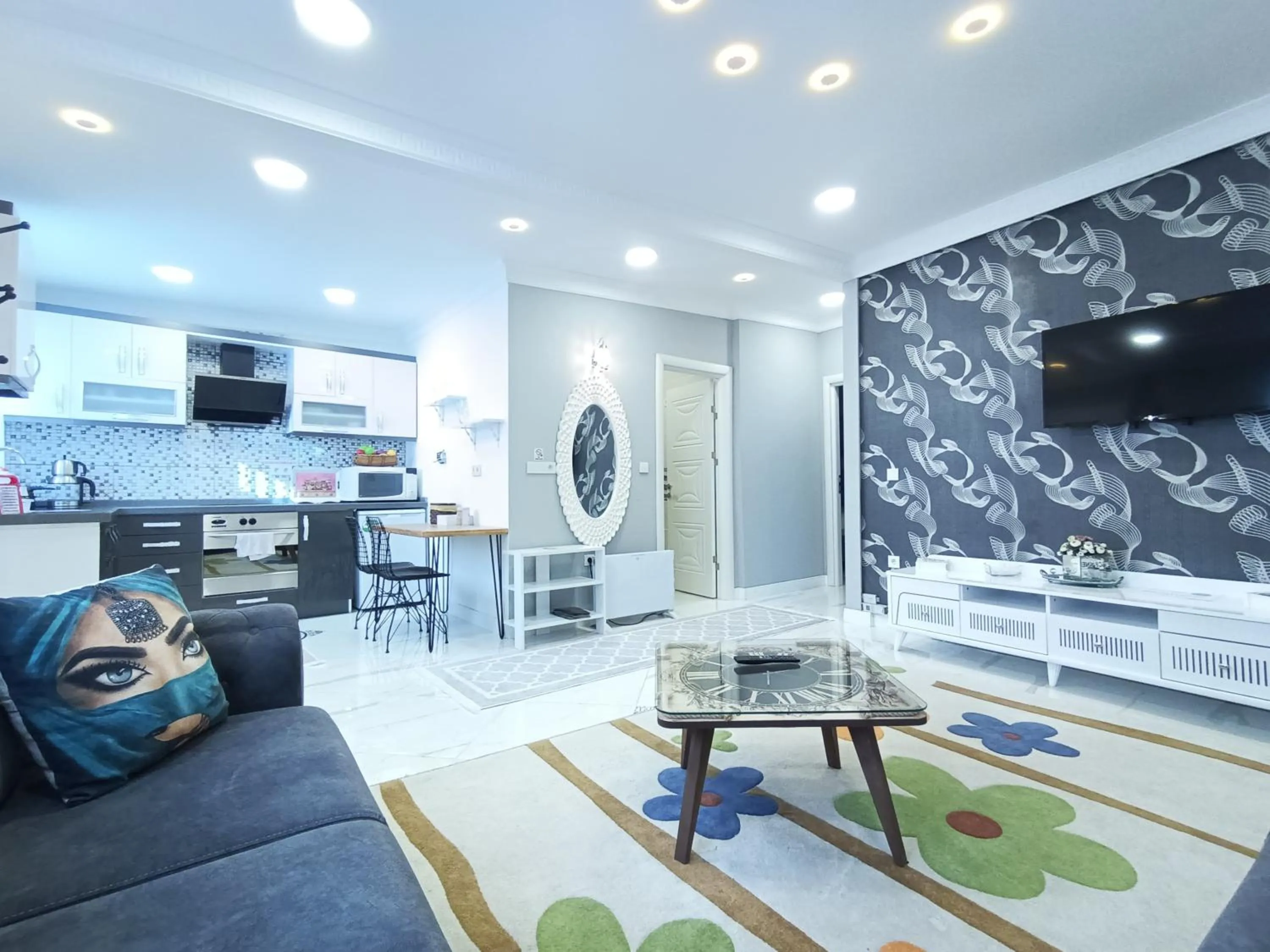 Suite with Garden View in Little Palace Blue Apartment