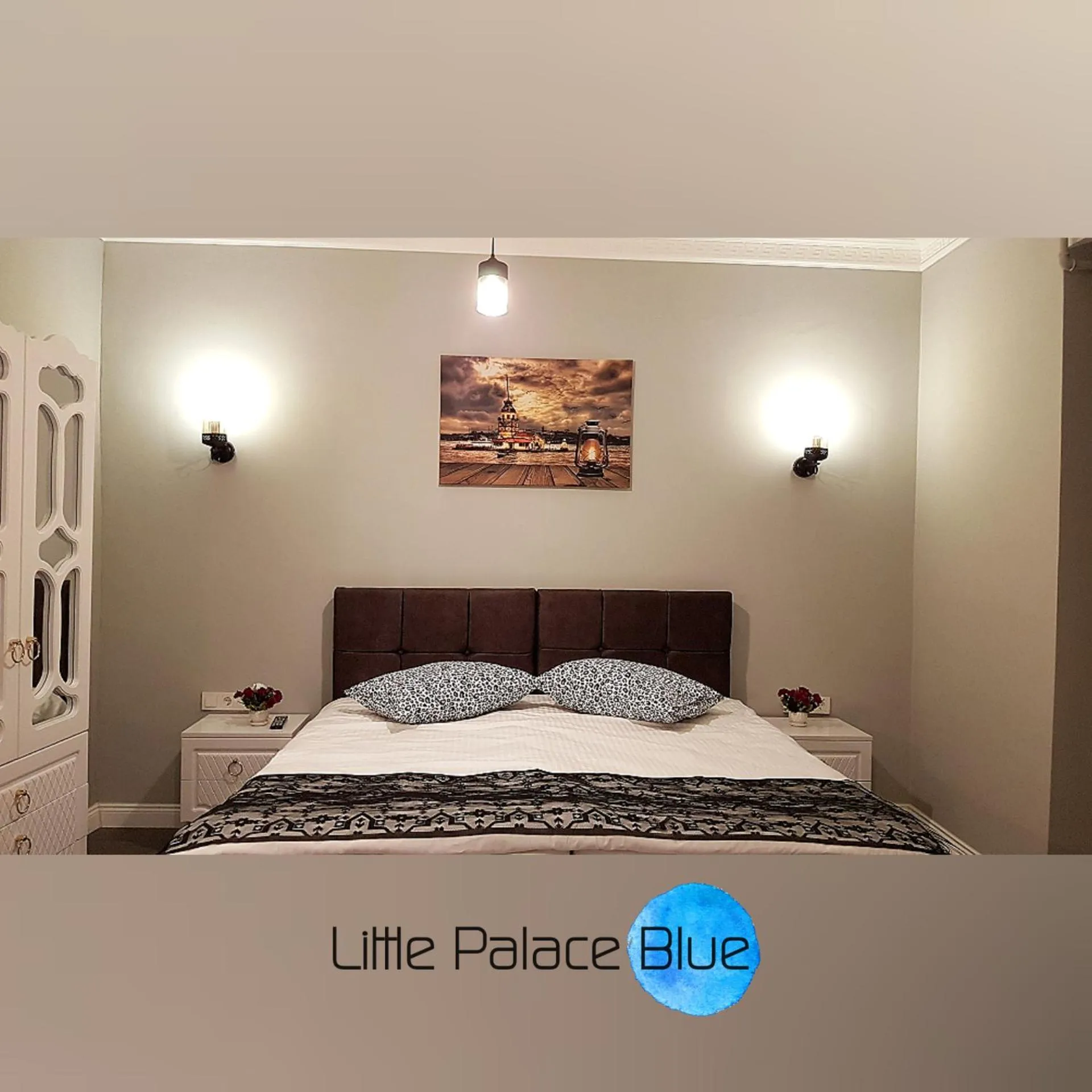Bed in Little Palace Blue Apartment
