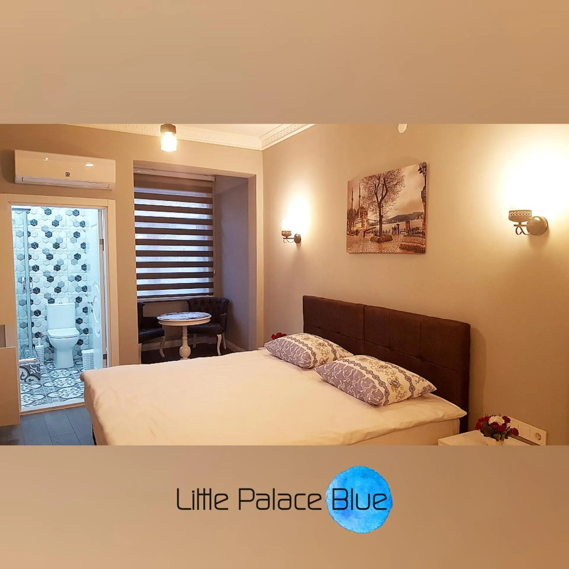 Bed in Little Palace Blue Apartment