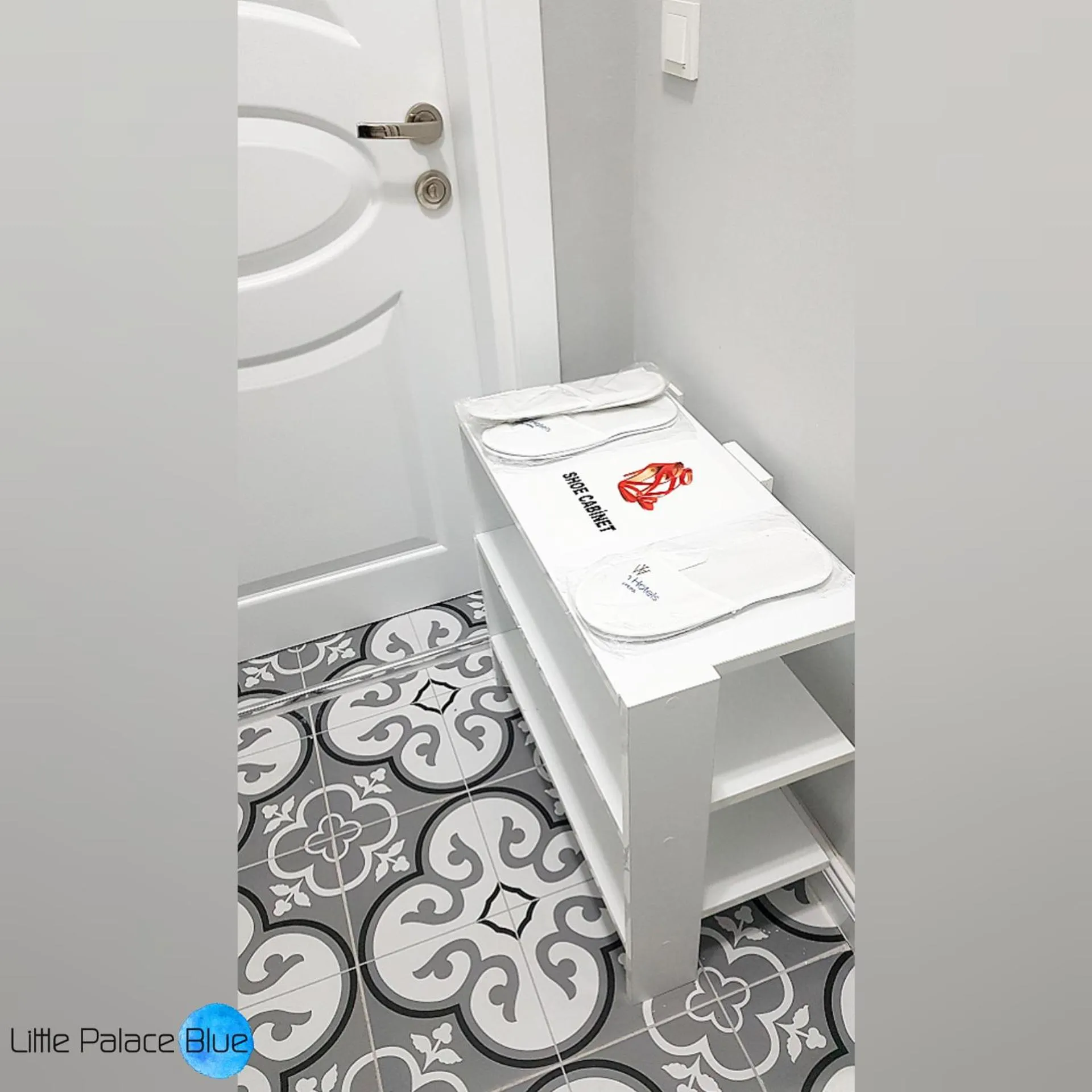 Logo/Certificate/Sign in Little Palace Blue Apartment