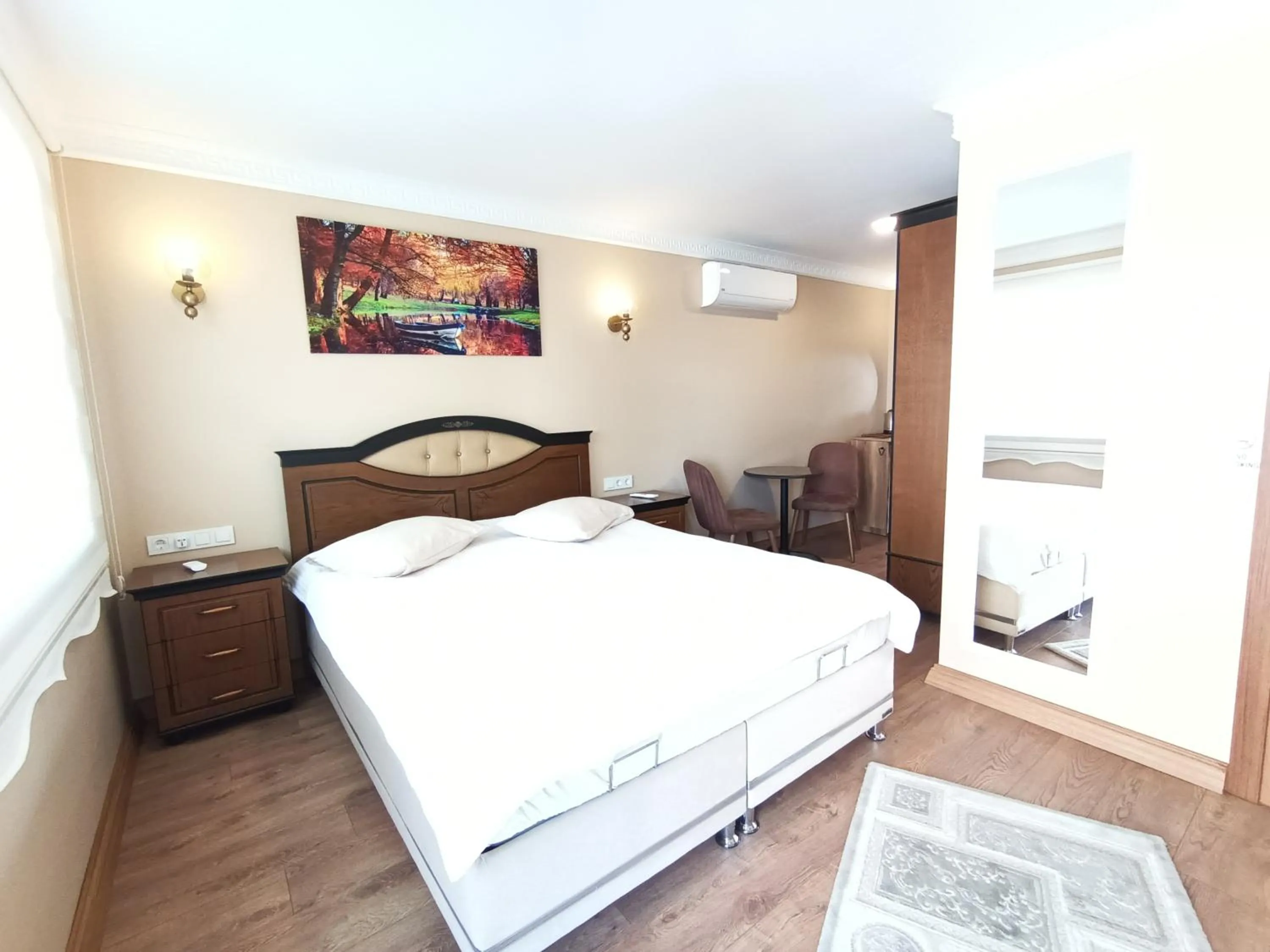 Photo of the whole room, Bed in Little Palace Blue Apartment