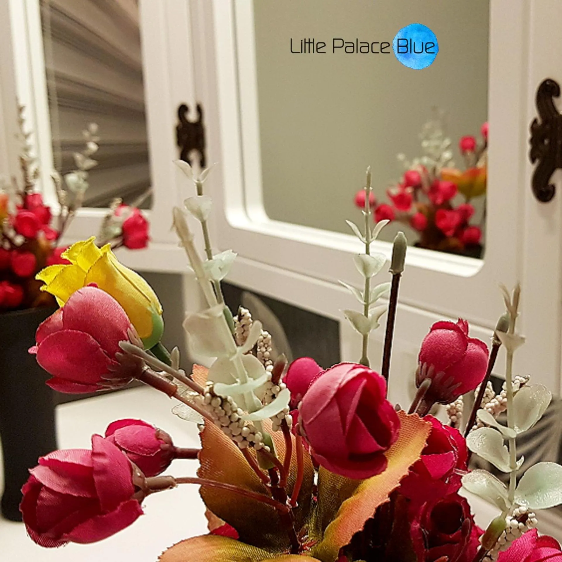 Food and drinks in Little Palace Blue Apartment