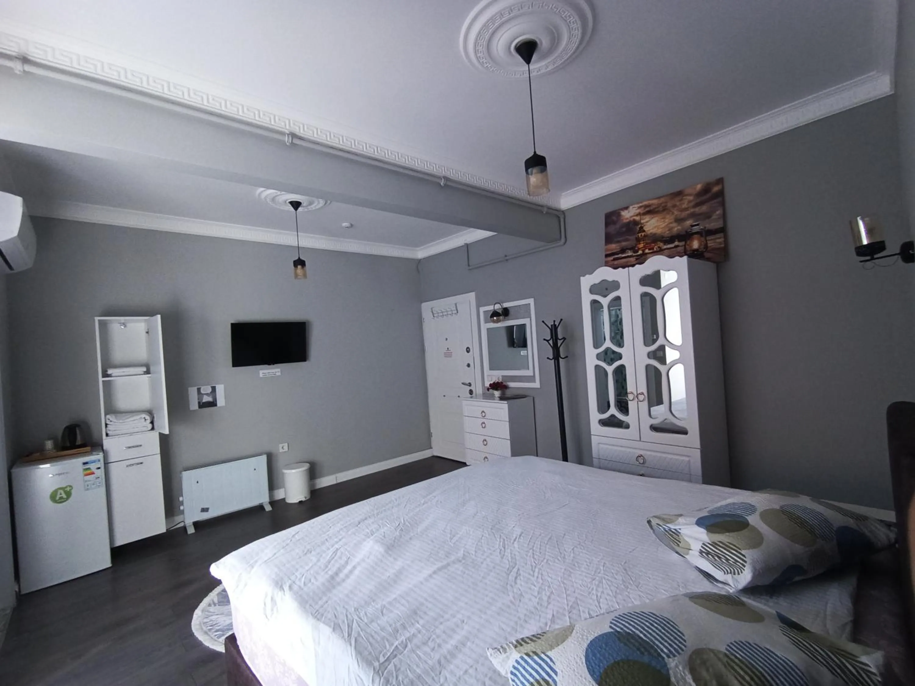 Photo of the whole room, Bed in Little Palace Blue Apartment