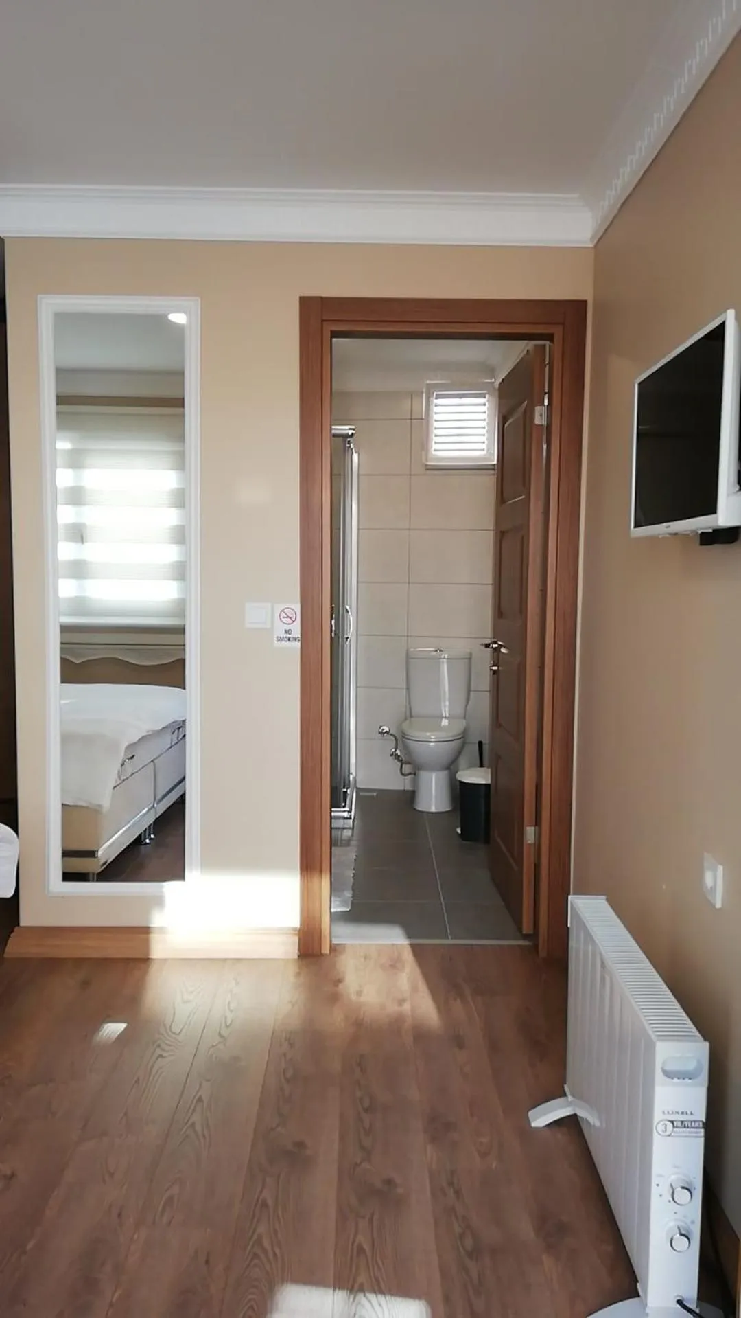 TV and multimedia, Bed in Little Palace Blue Apartment