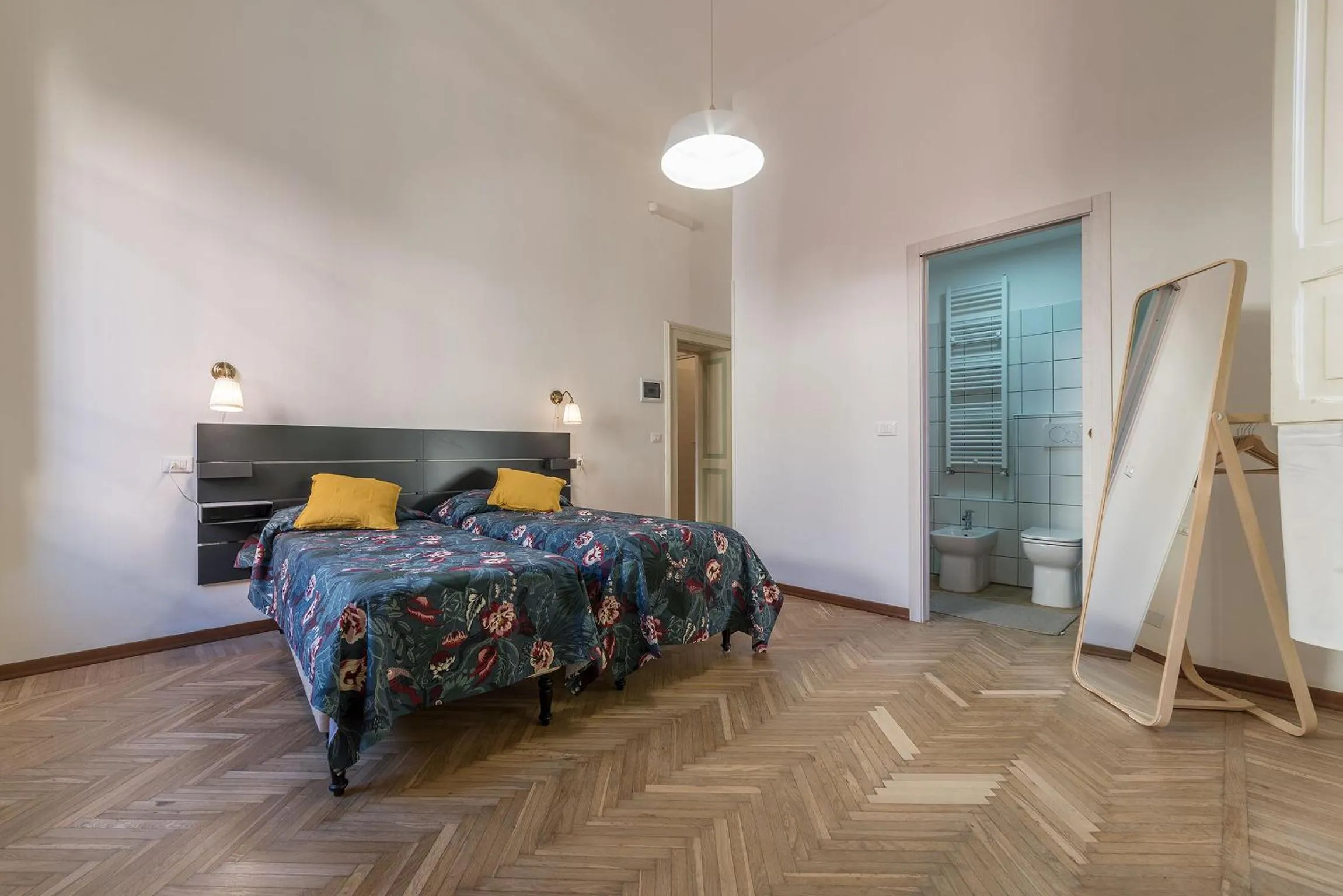 Photo of the whole room, Bed in Tilia