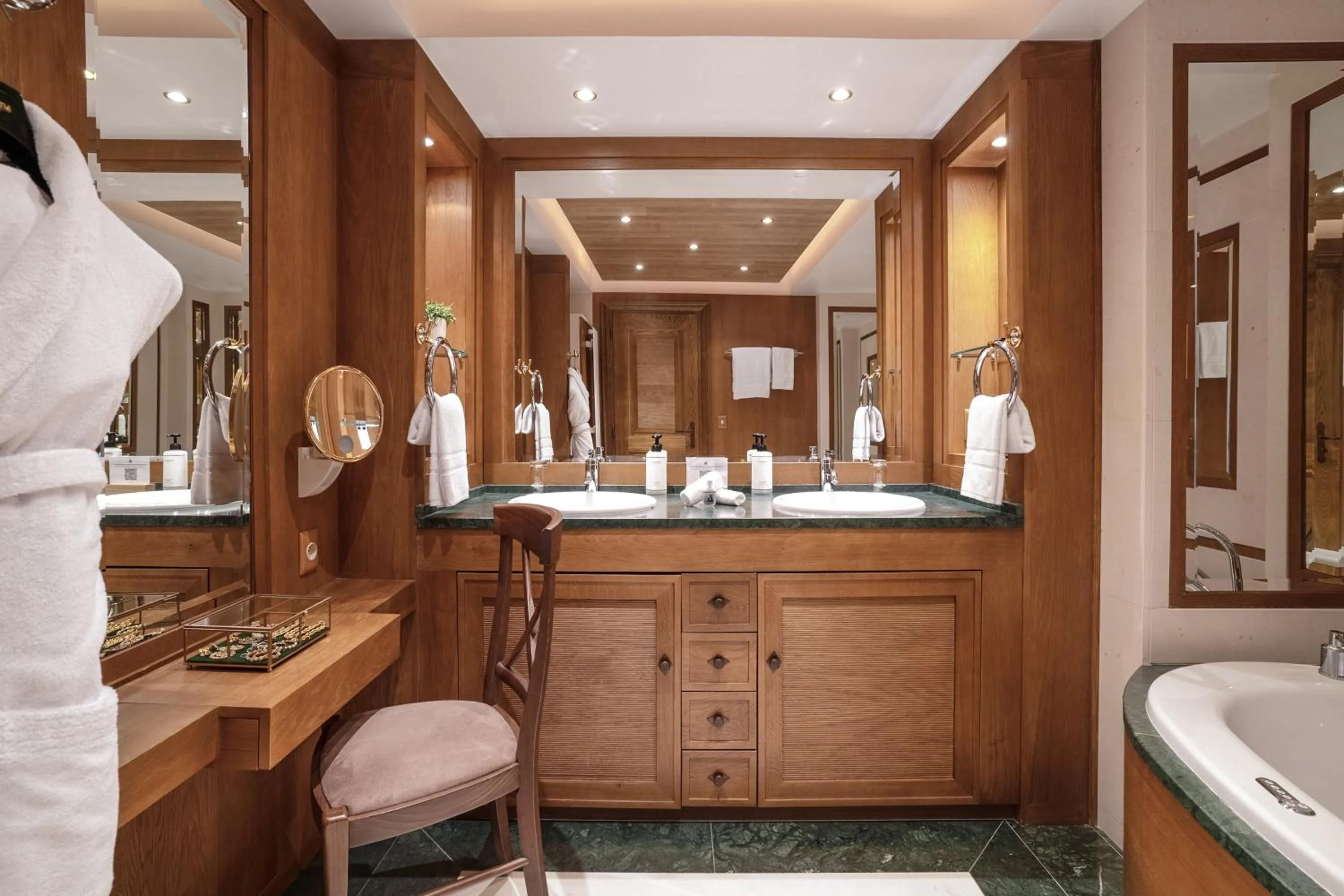 Bathroom in Hotel Annapurna