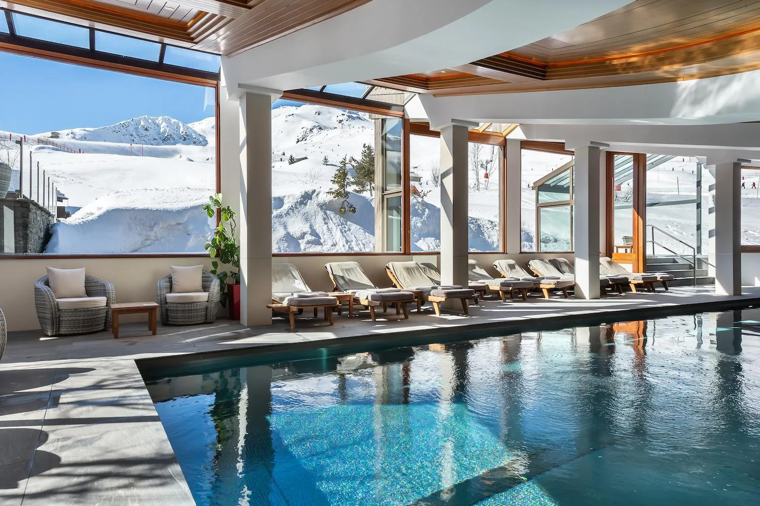 Swimming pool in Hotel Annapurna