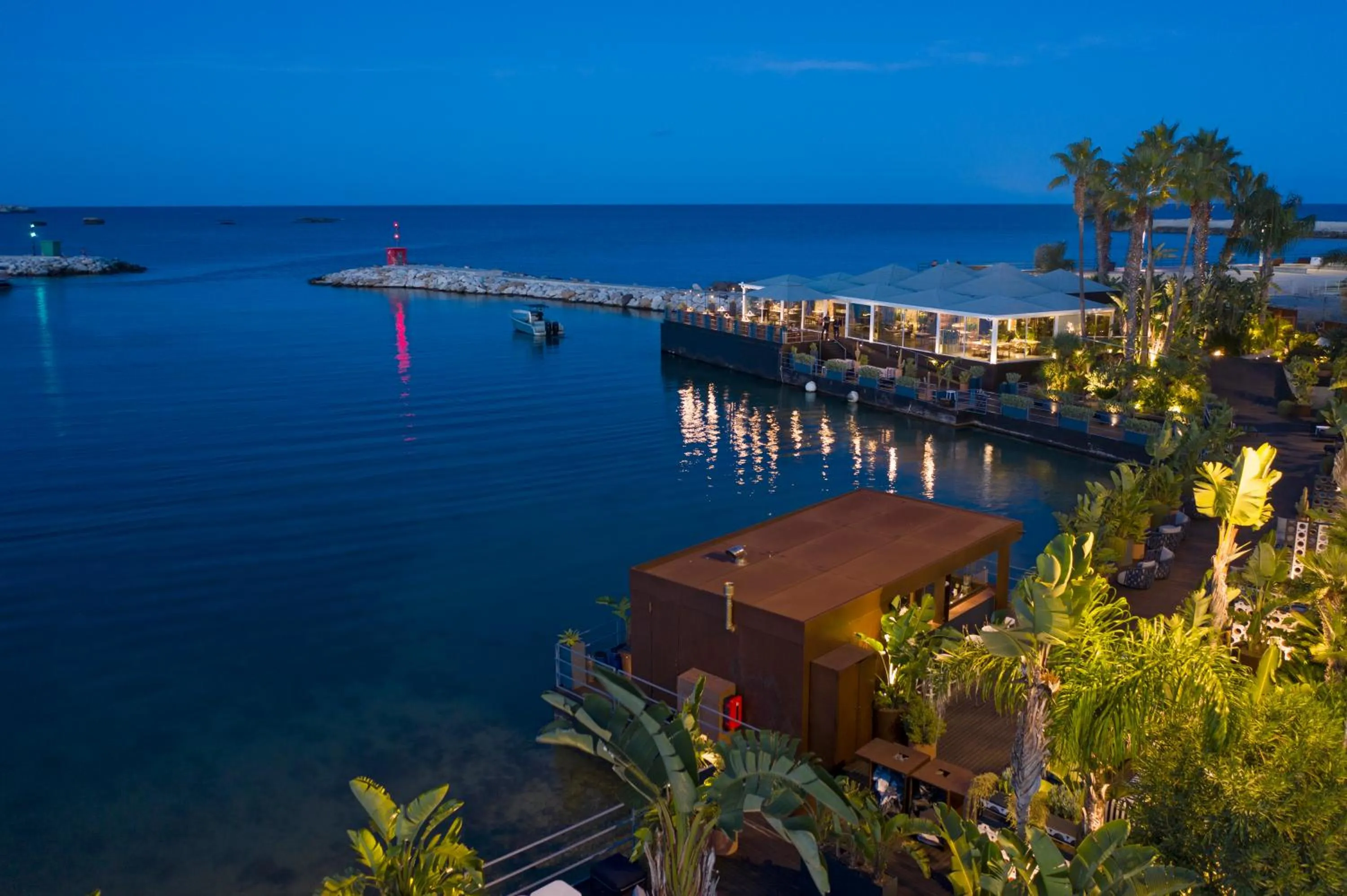 Restaurant/places to eat in Minareto