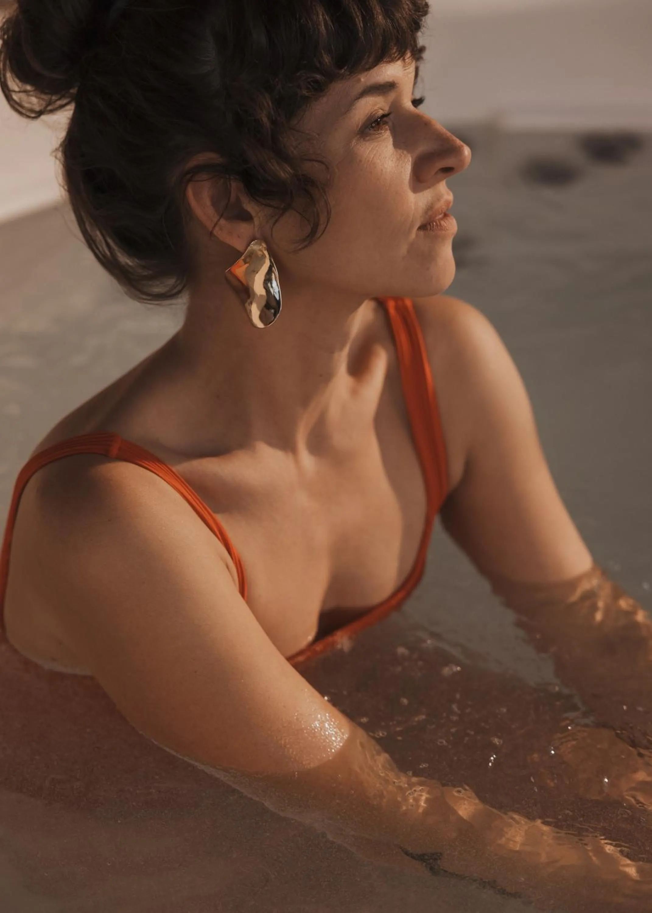 Hot Tub in GOING TRIPLE A apartments WEST