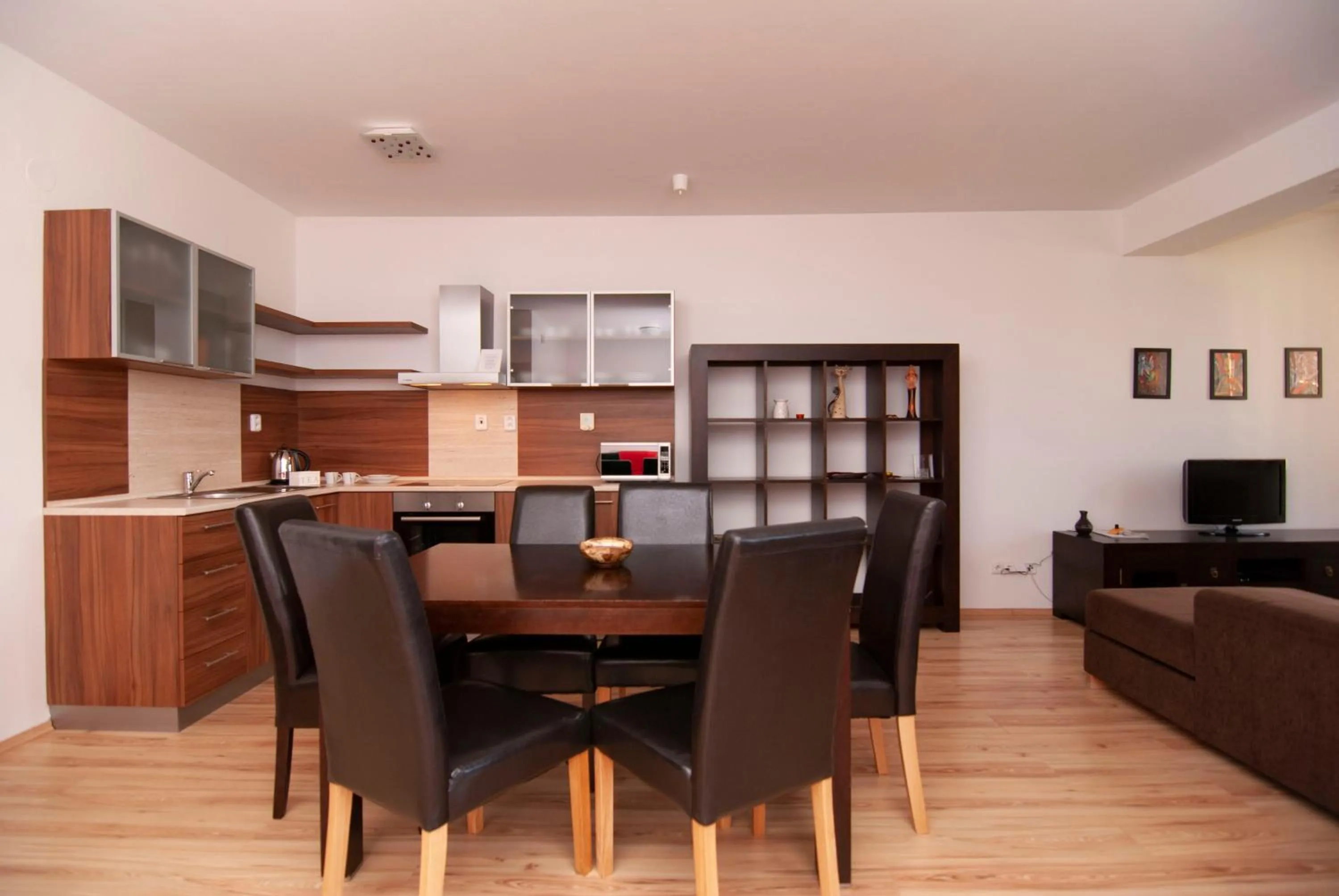 Dining area in Apartmany Sileas