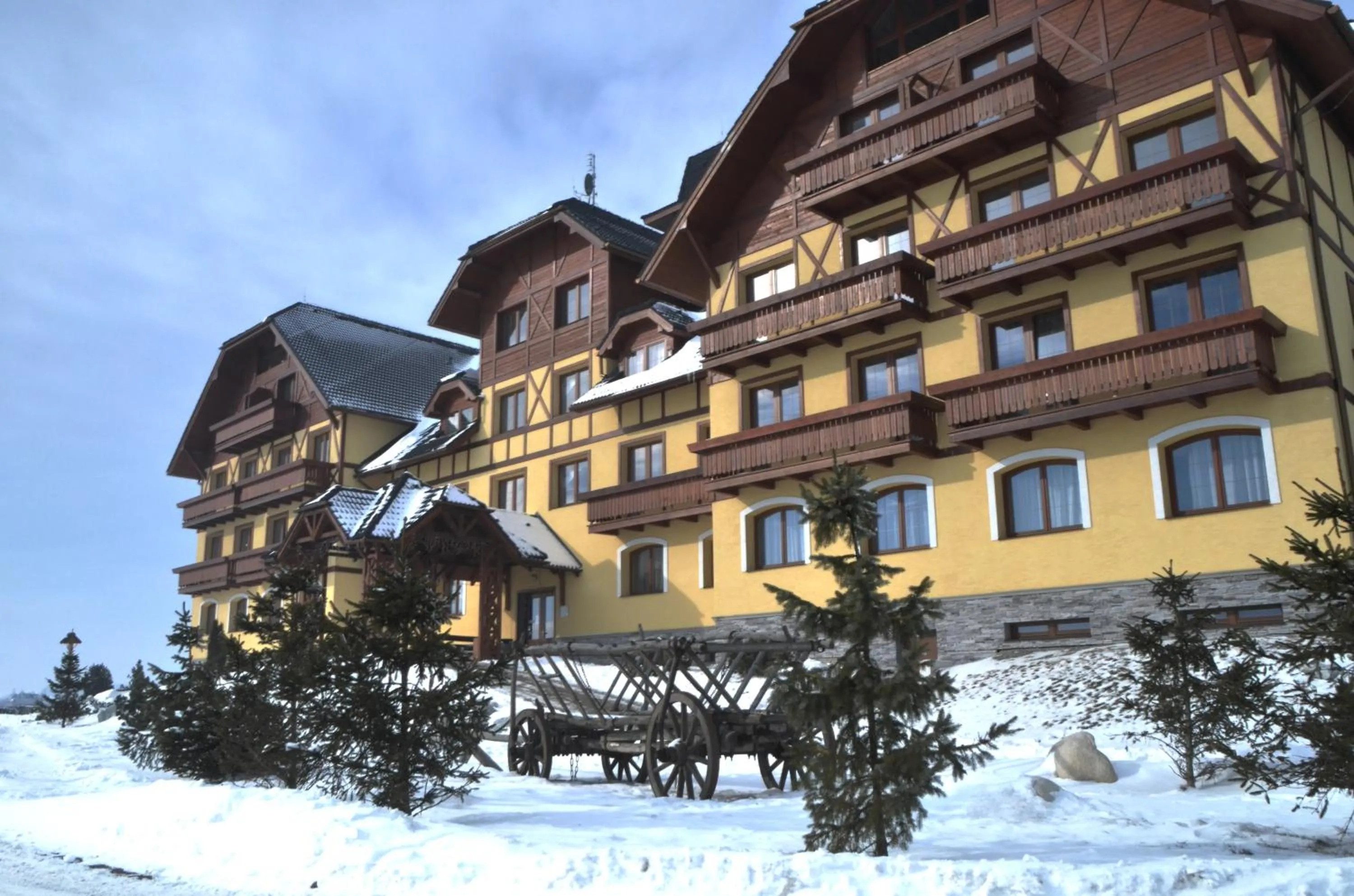 Property building in Apartmany Sileas