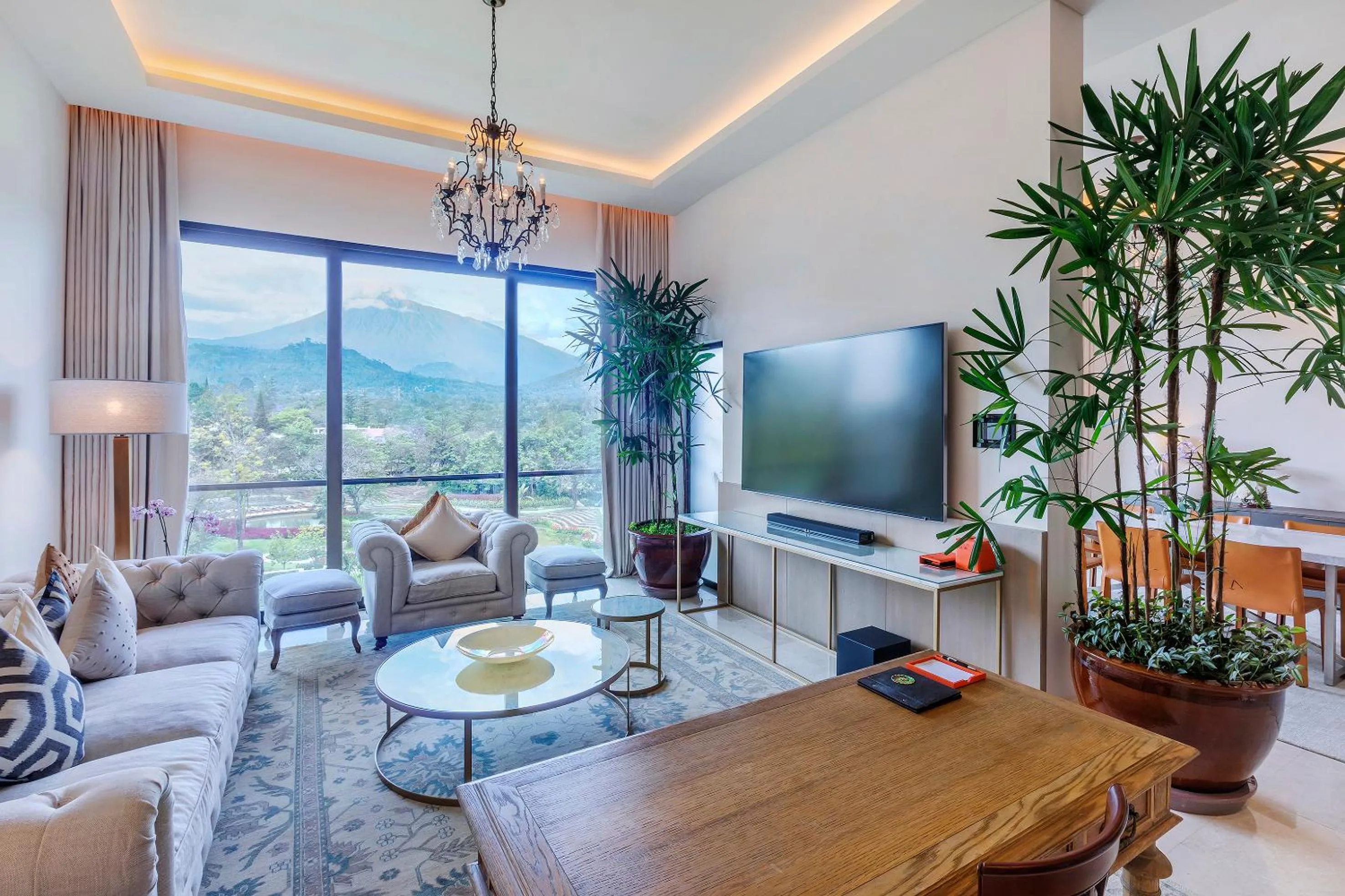 Shower in Gran Melia Arusha