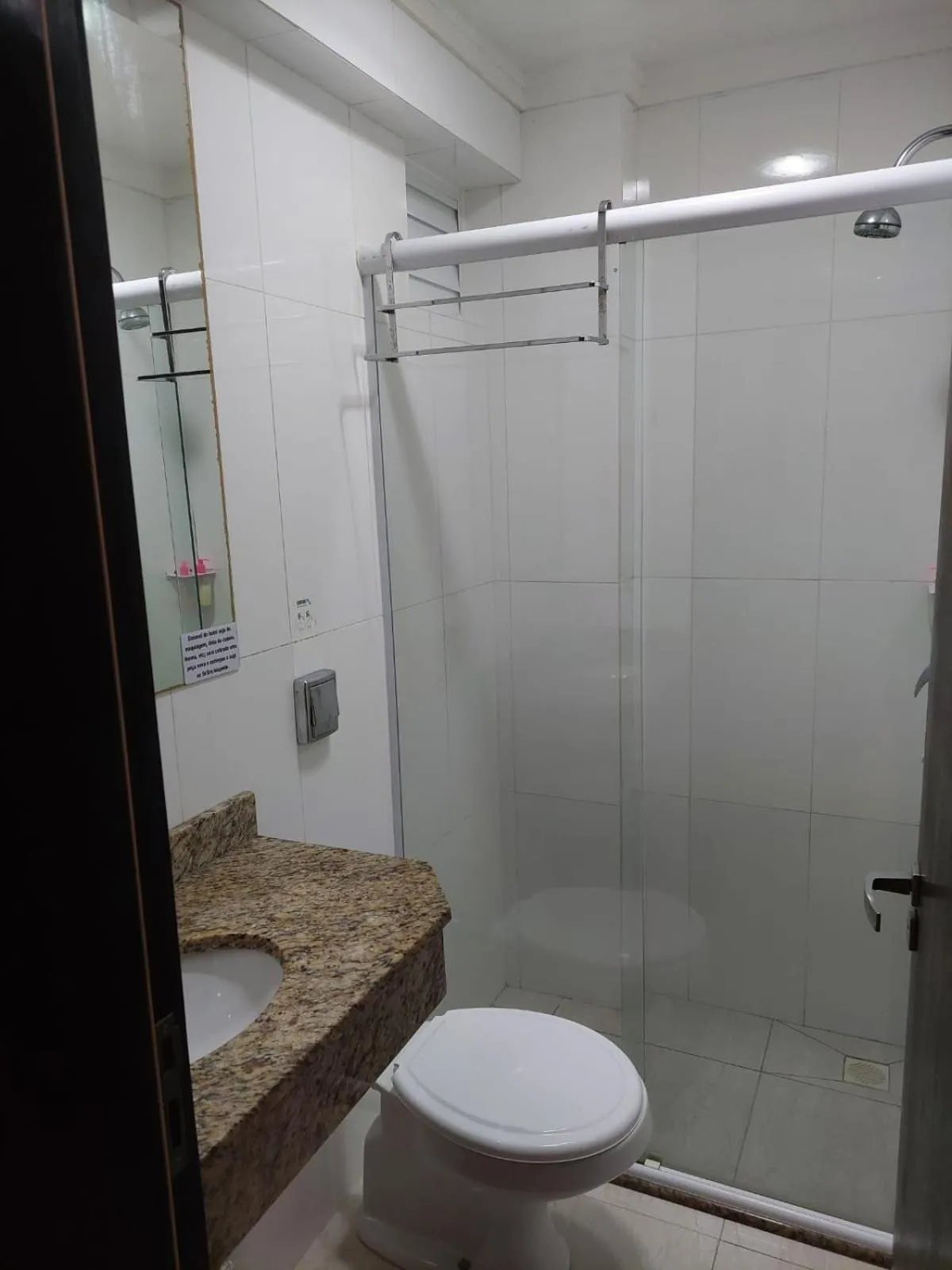Shower in Hotel Jardim do Mar