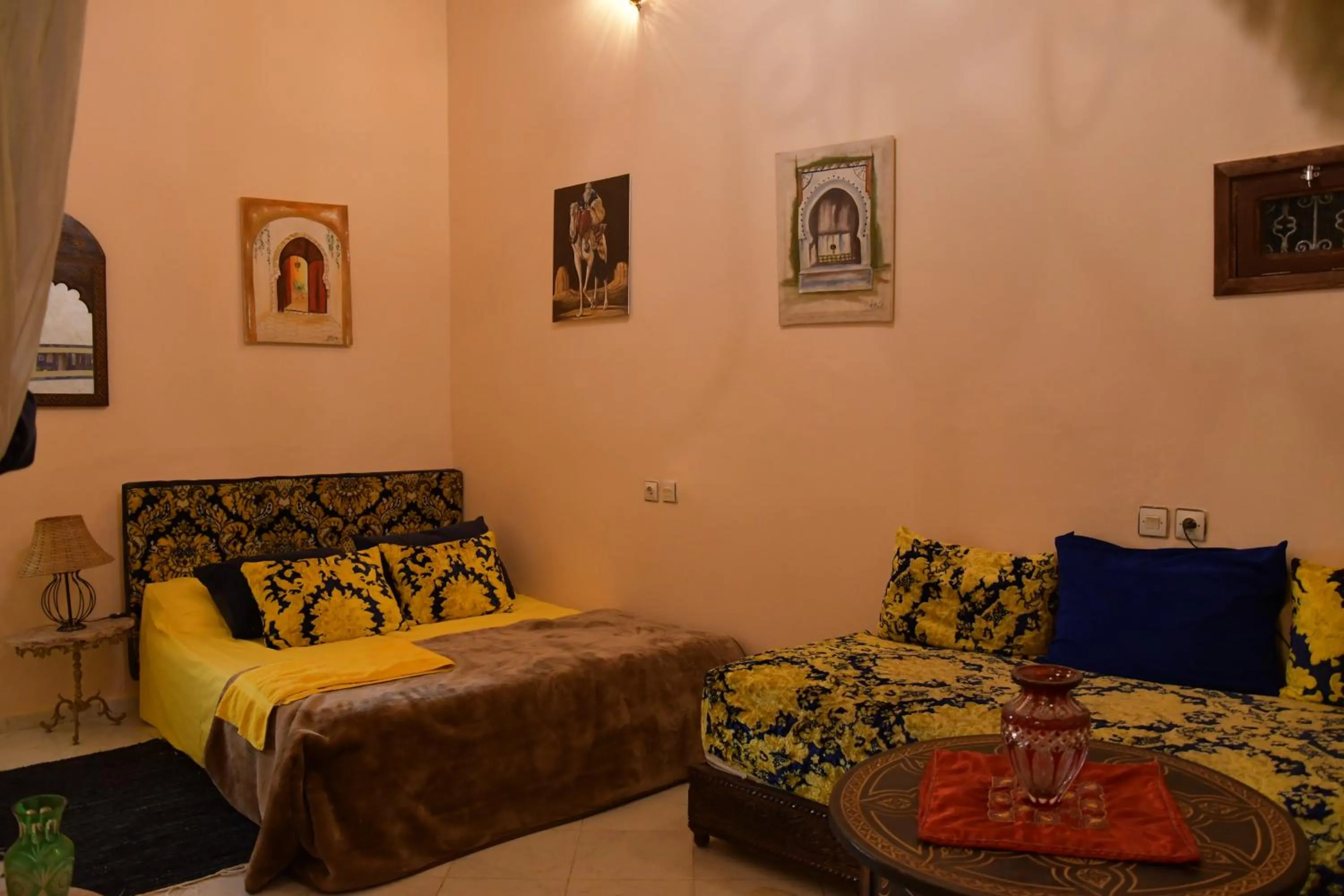 Bed in Riad AlKATIB Meknès