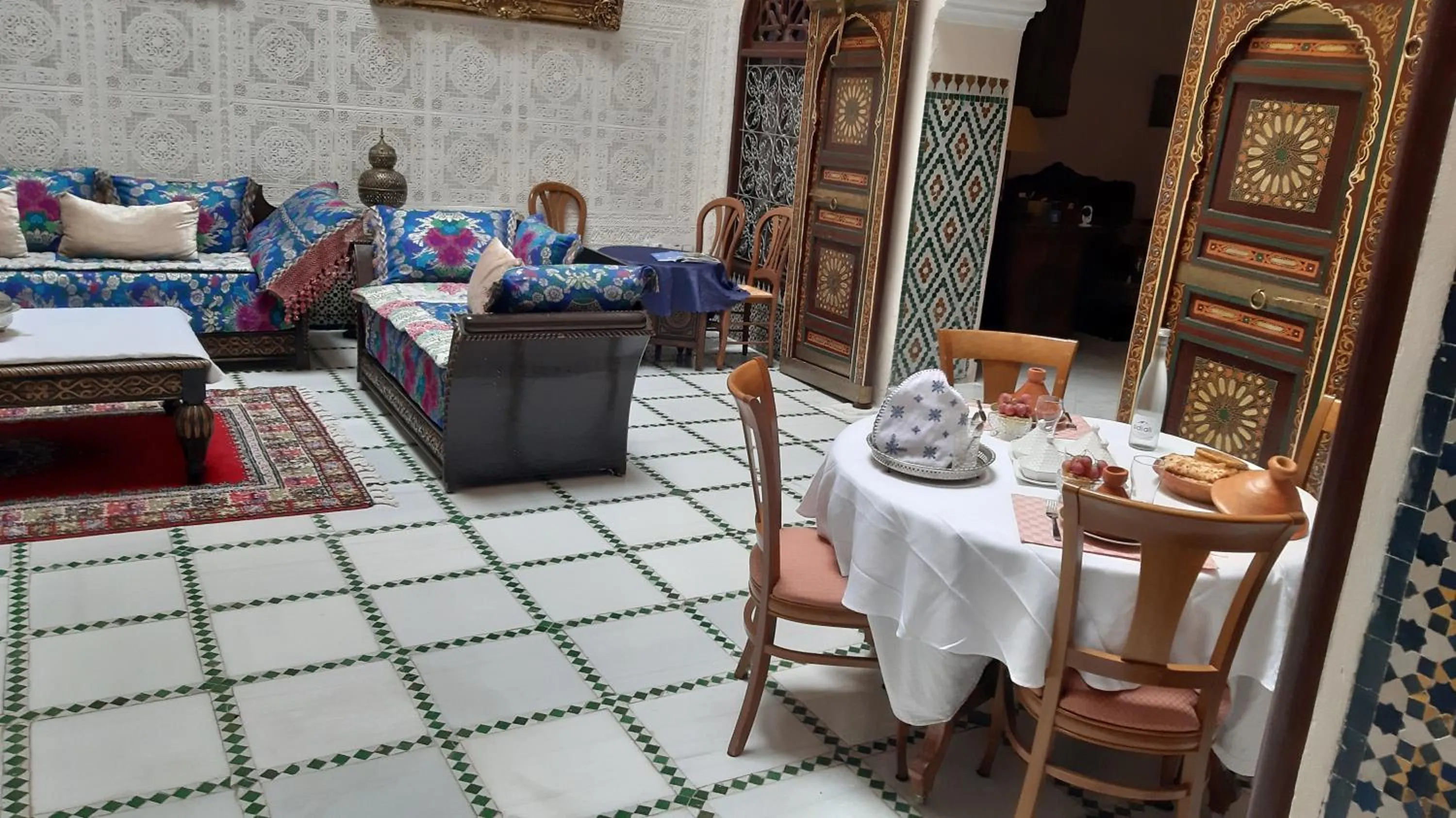 Restaurant/places to eat in Riad AlKATIB Meknès