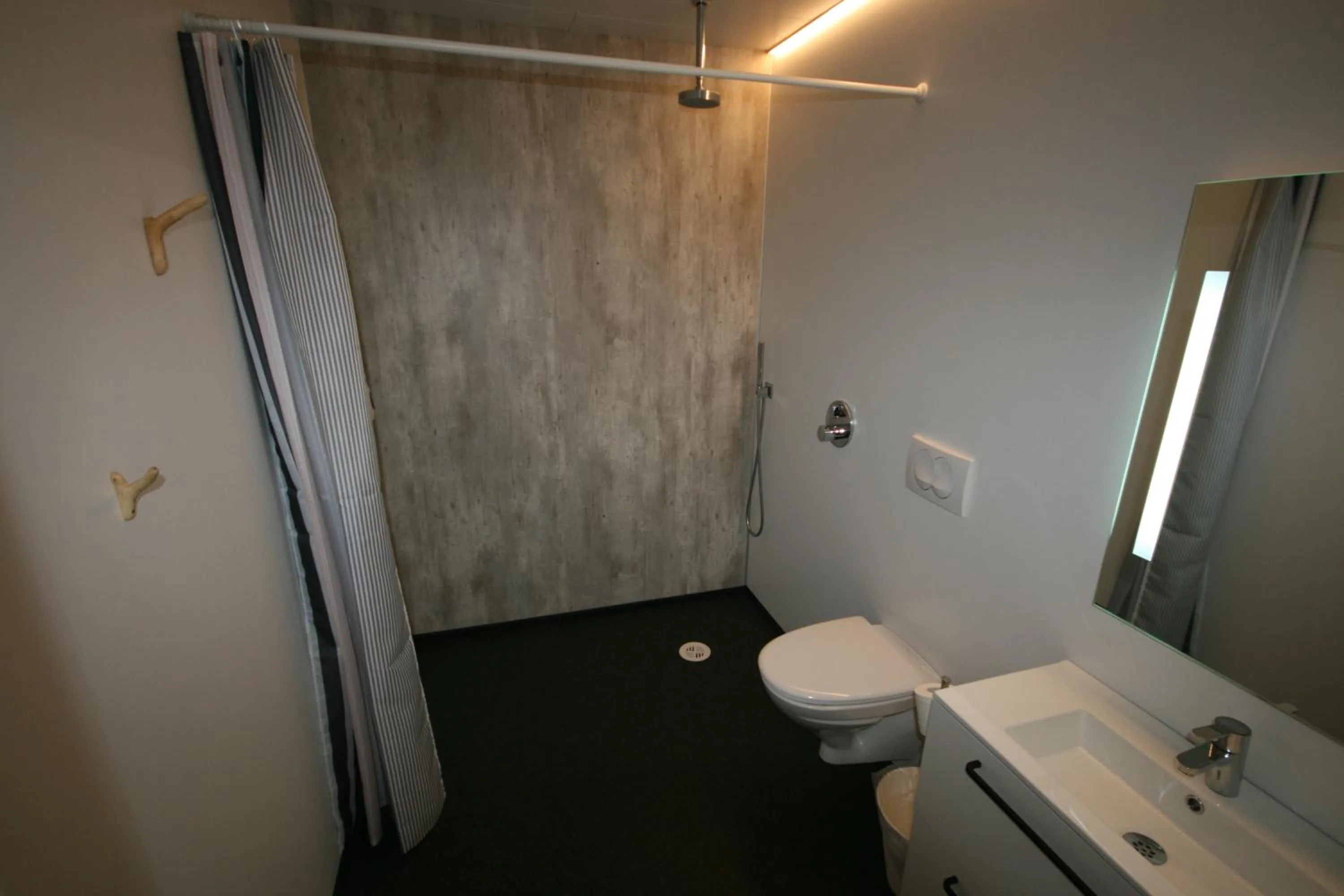 Bathroom in Brunnholl Country Guesthouse