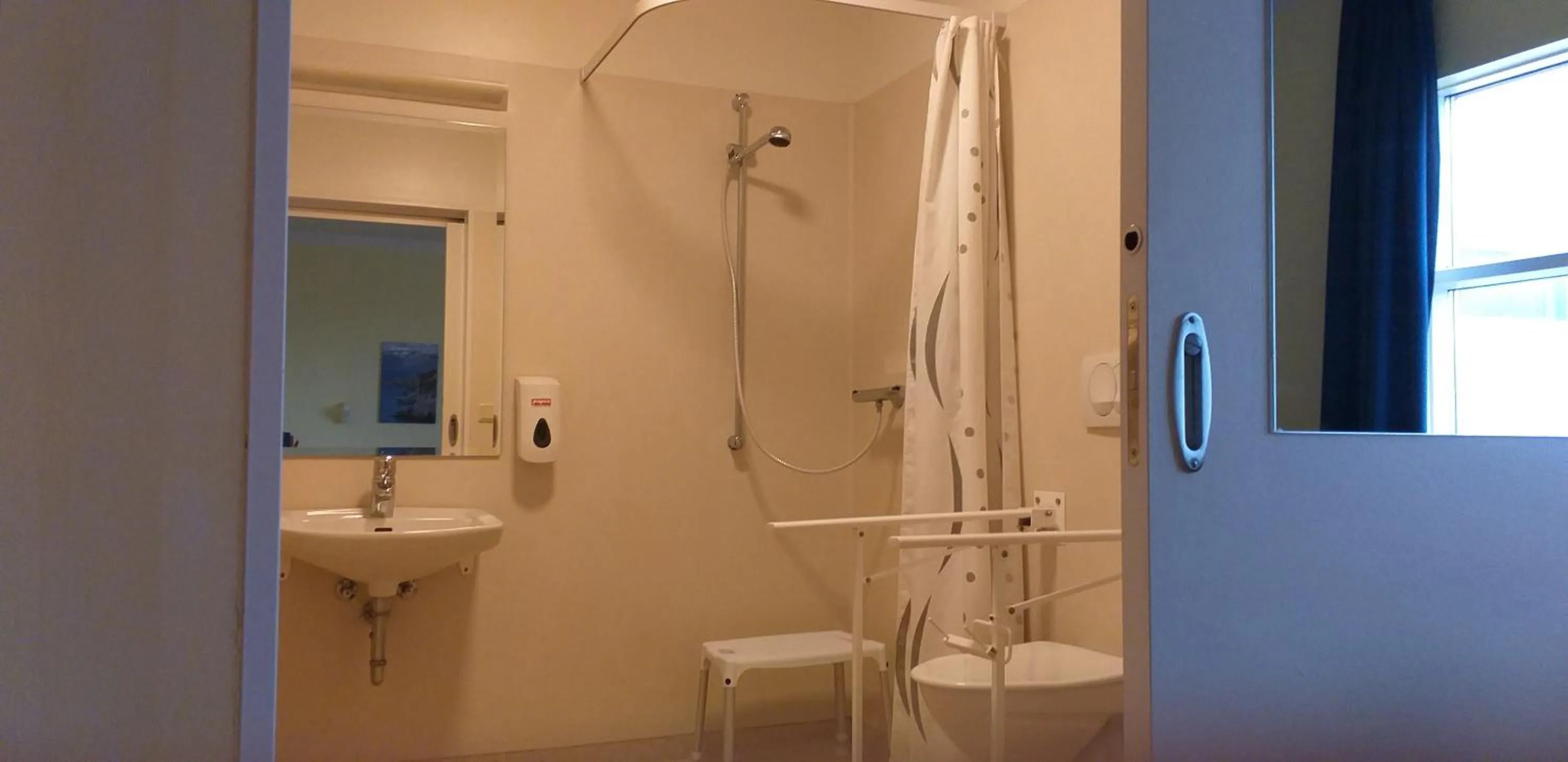 Bathroom in Brunnholl Country Guesthouse