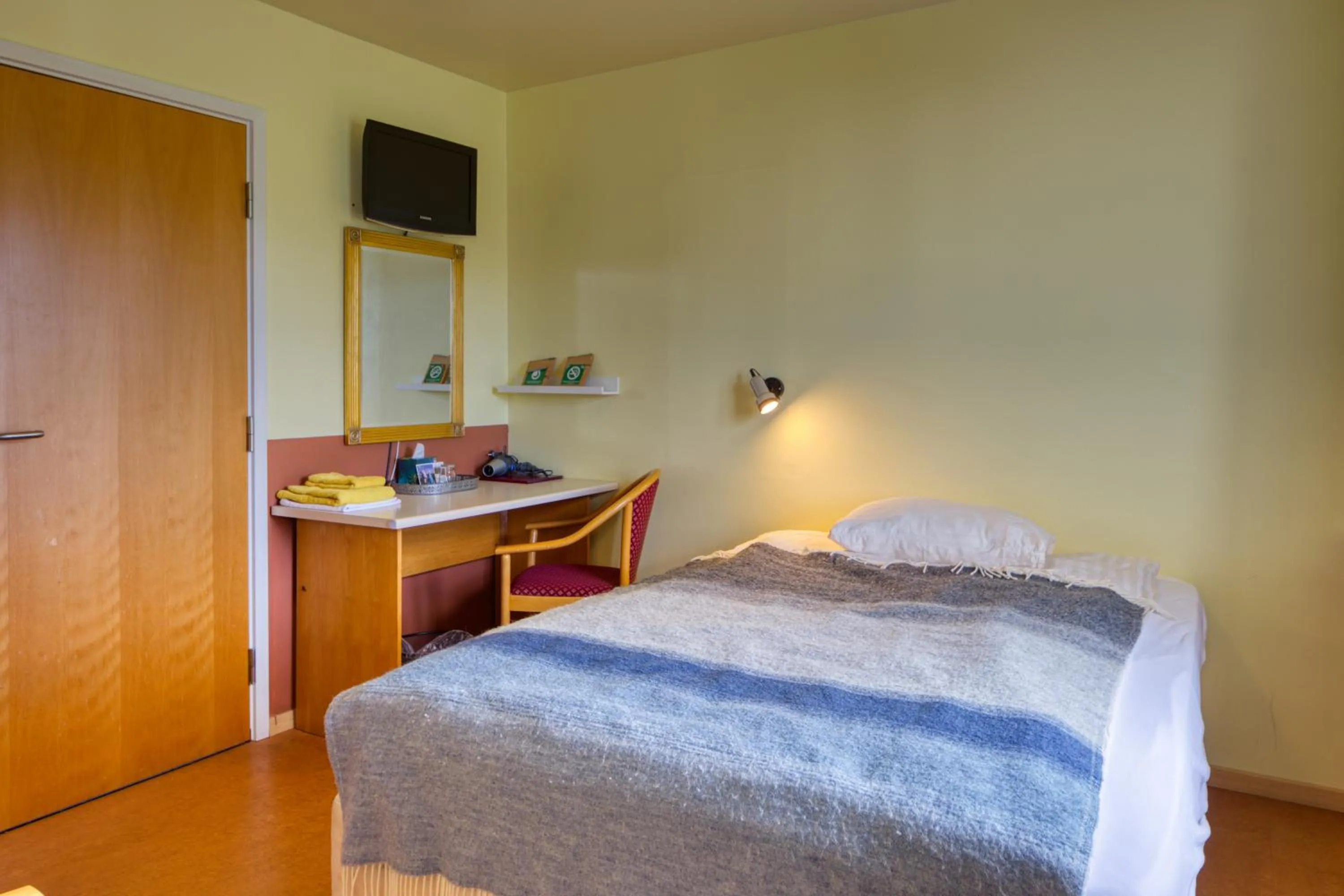 TV and multimedia, Bed in Brunnholl Country Guesthouse