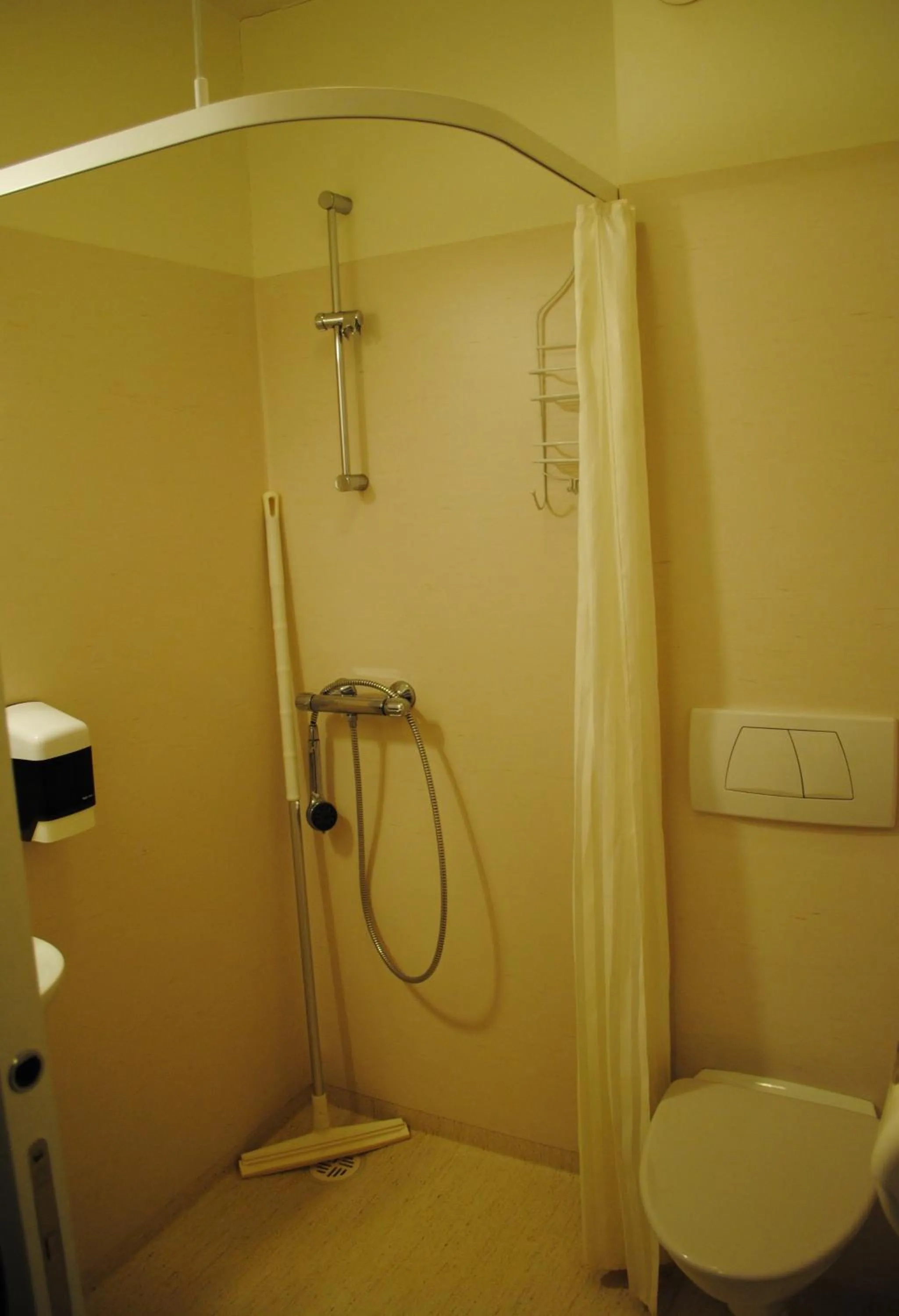 Bathroom in Brunnholl Country Guesthouse