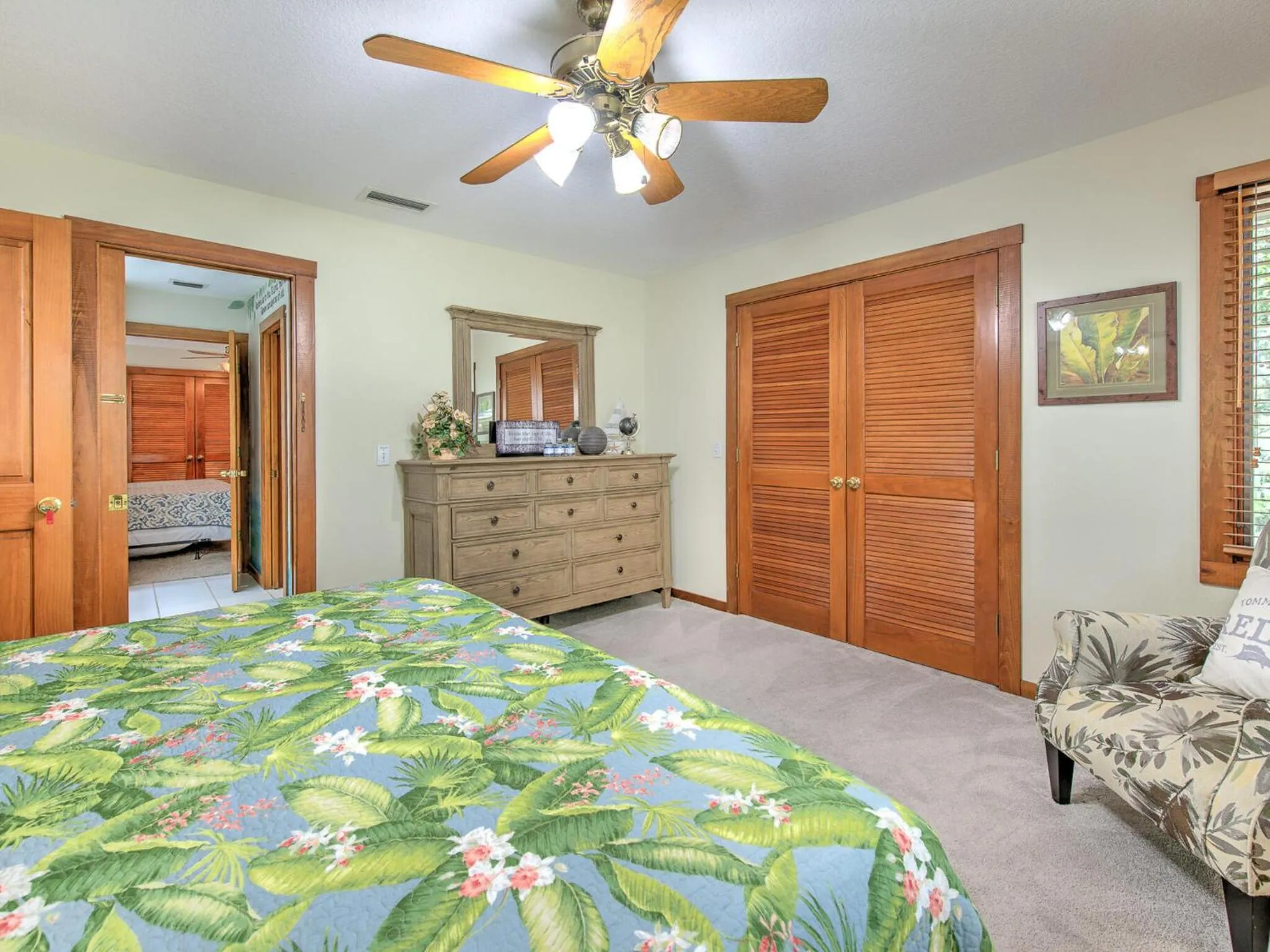 Bed in Riverbend Retreat Fla