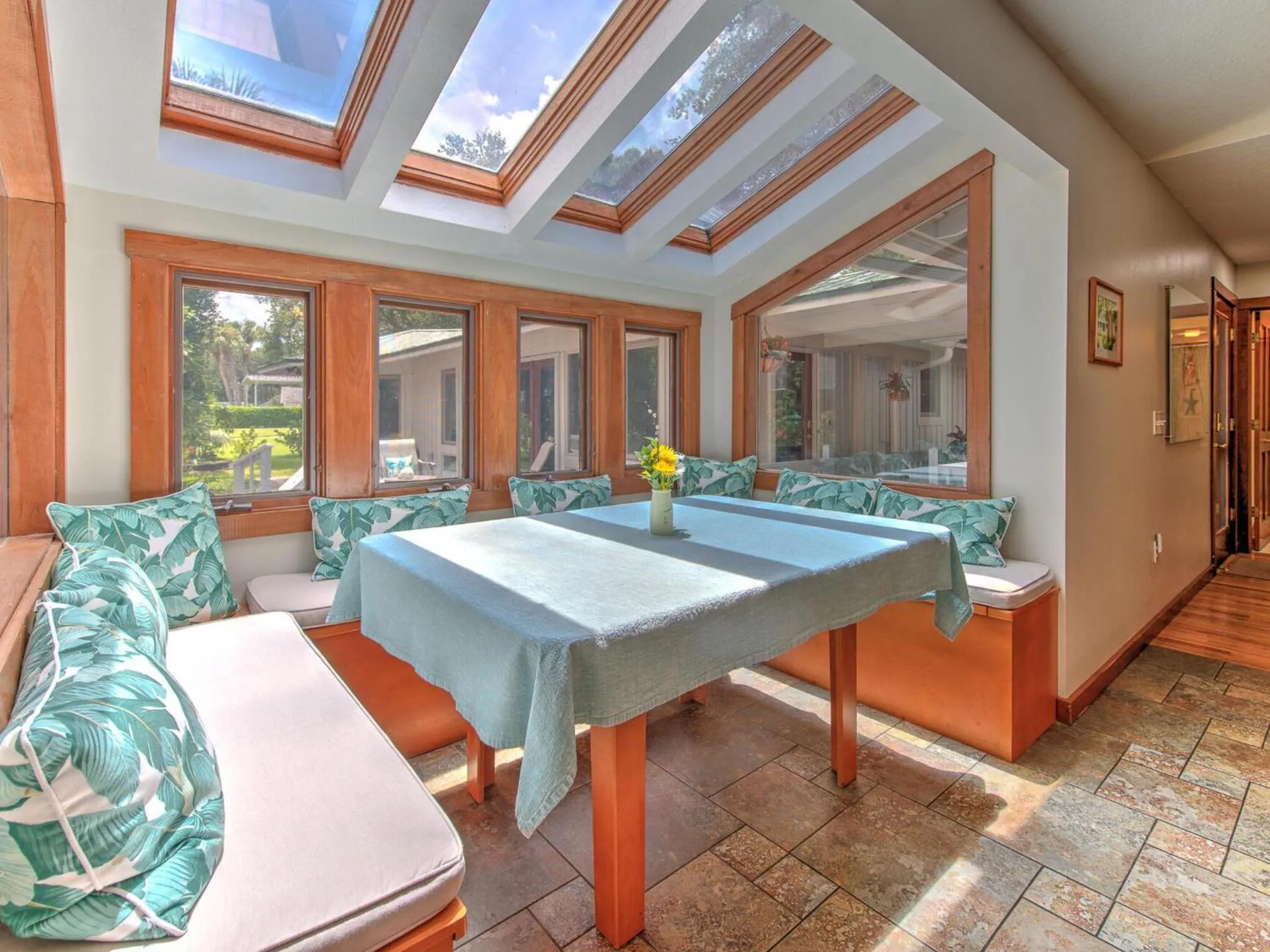 Seating area in Riverbend Retreat Fla