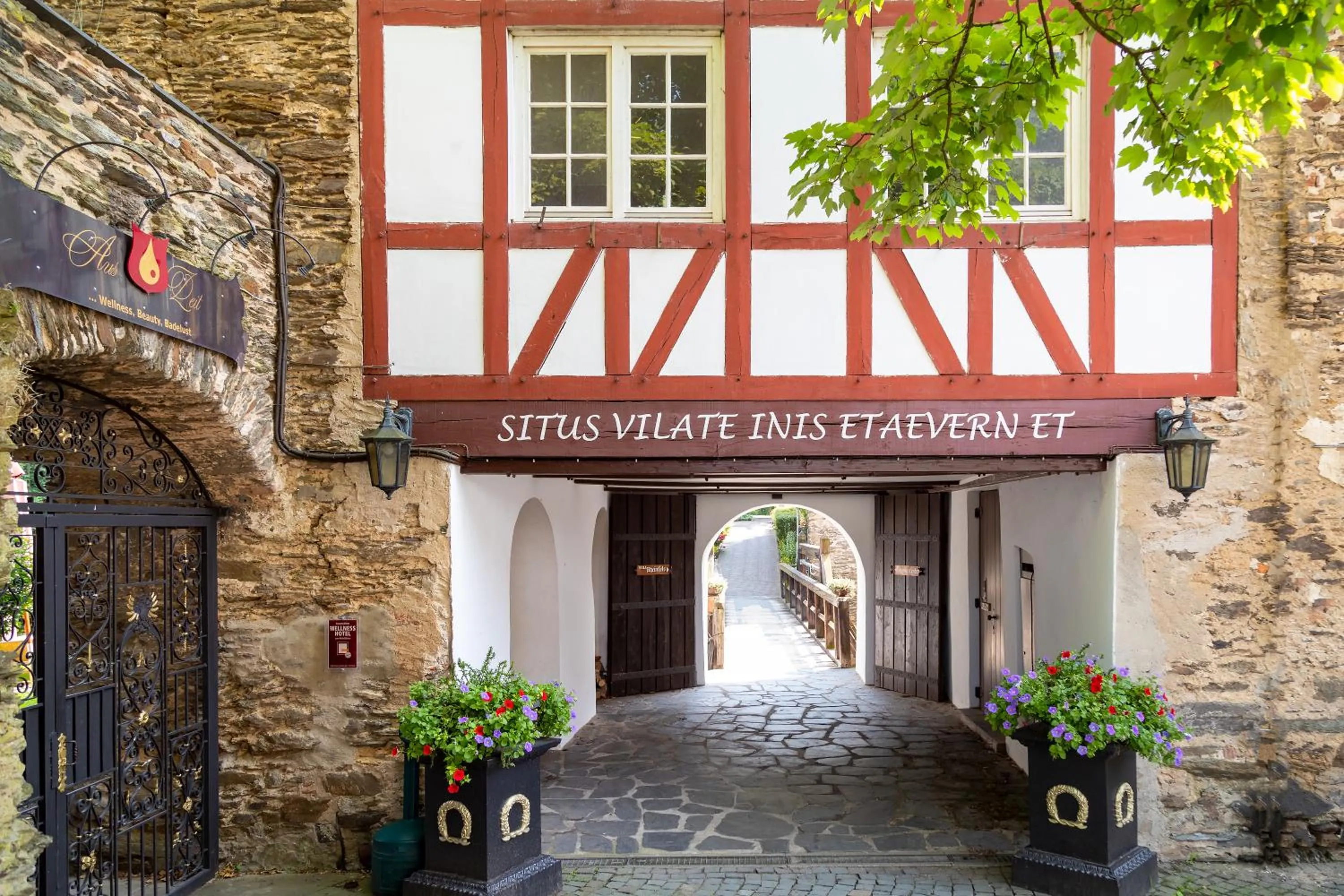Property building in Hotel Schloss Rheinfels