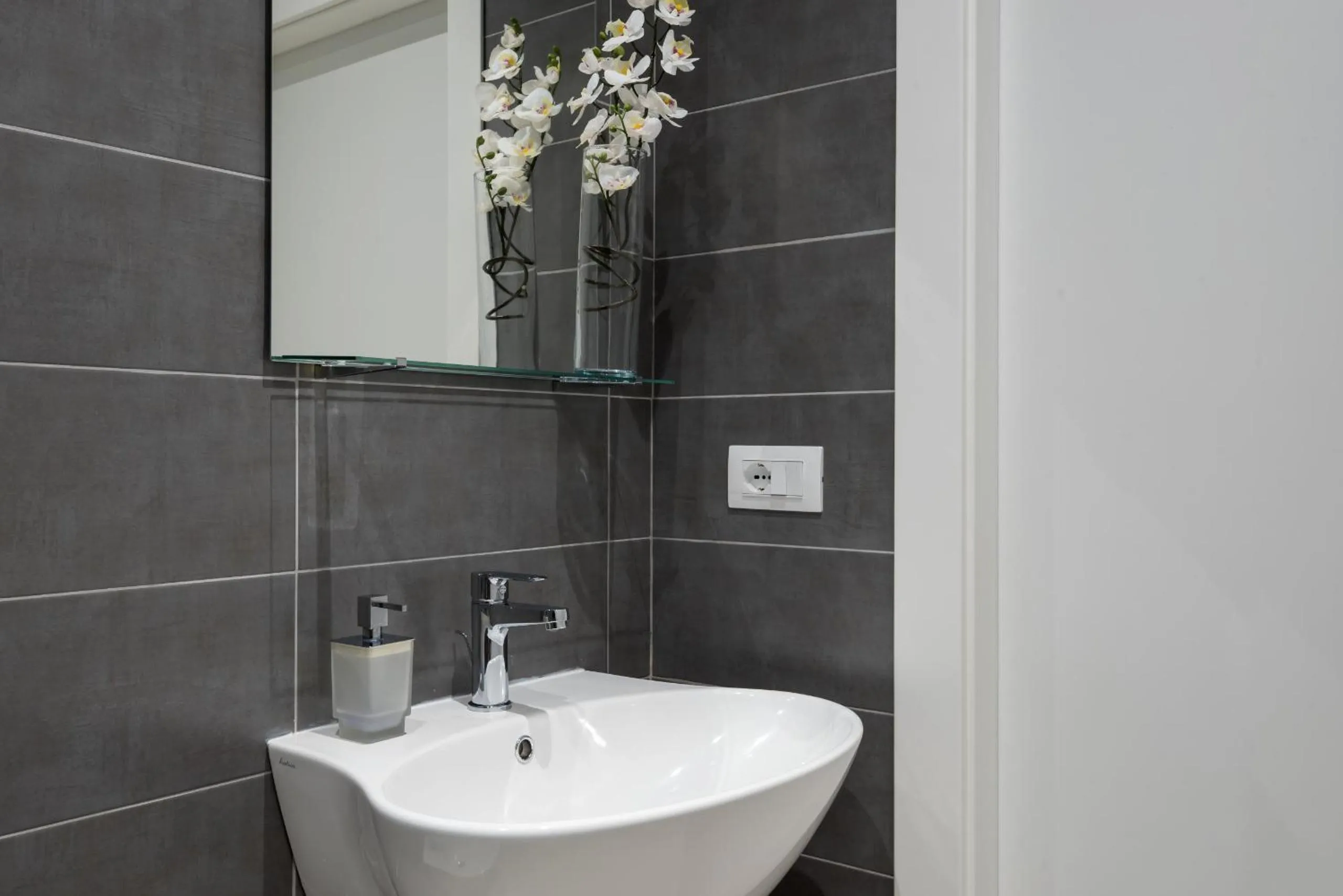 Bathroom in Wonderful Italy Suites