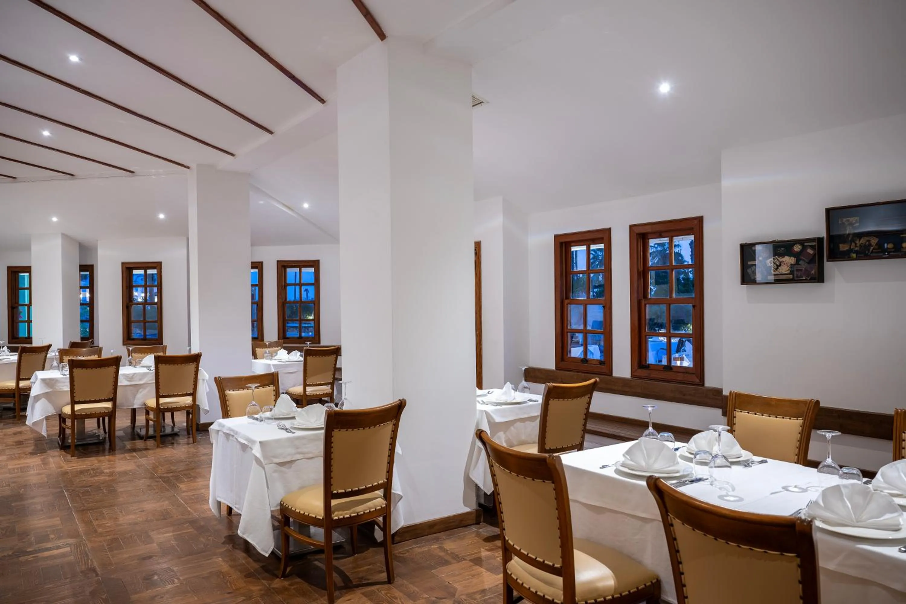 Restaurant/places to eat in Adora Hotel & Resort