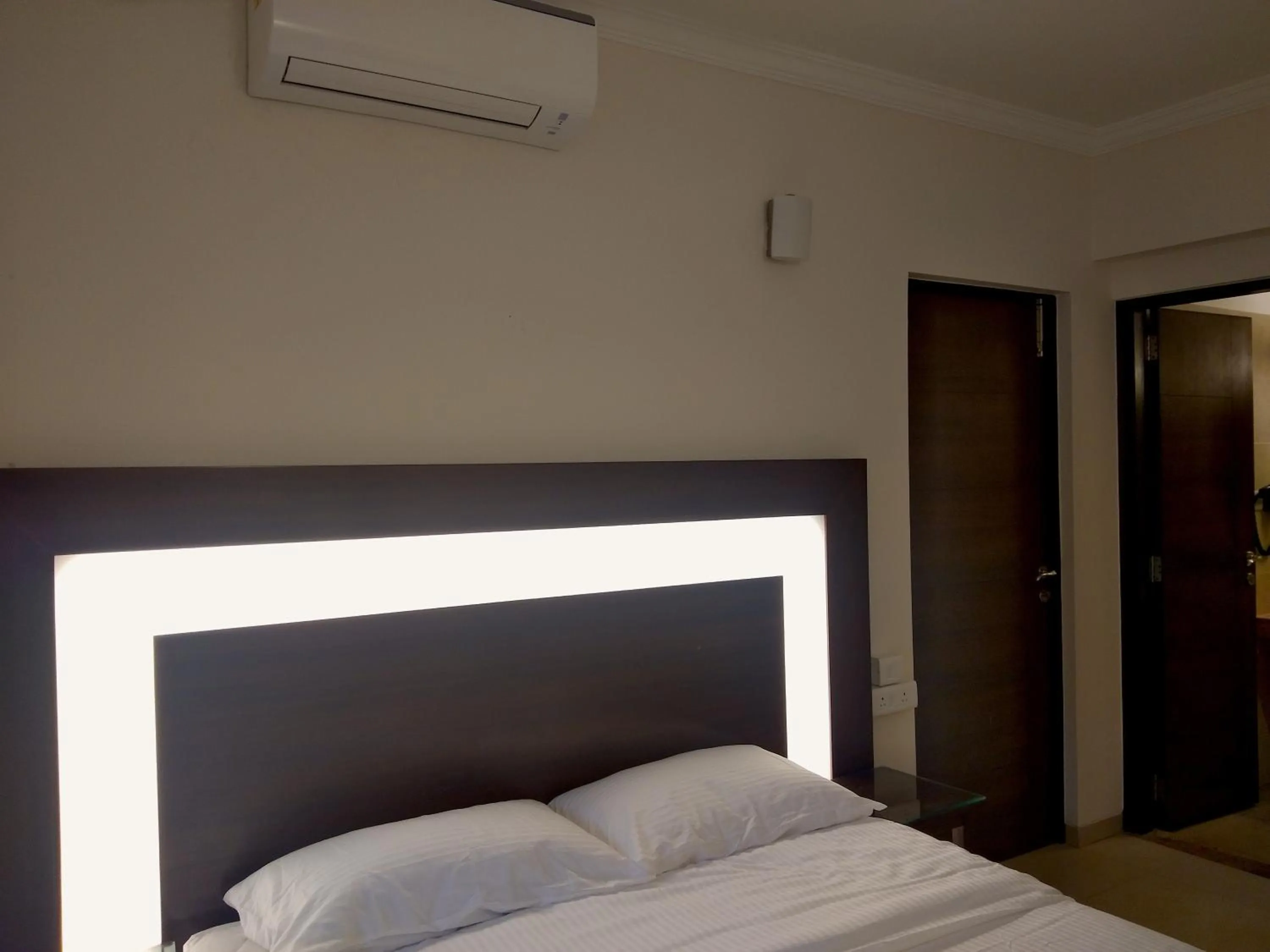 Bed in Casa Legend Suites Candolim Goa