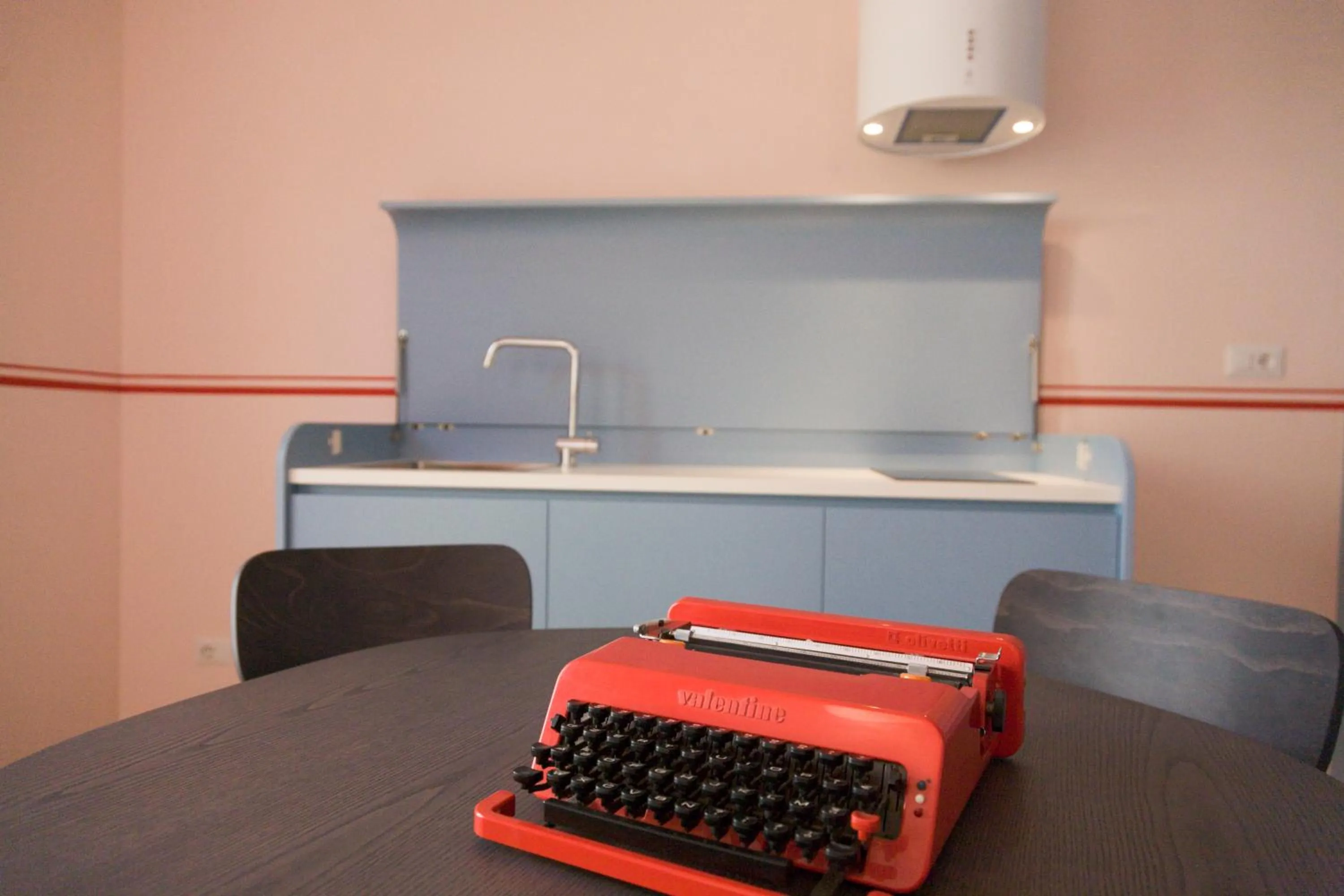 Kitchen or kitchenette in Metropolitan Suites