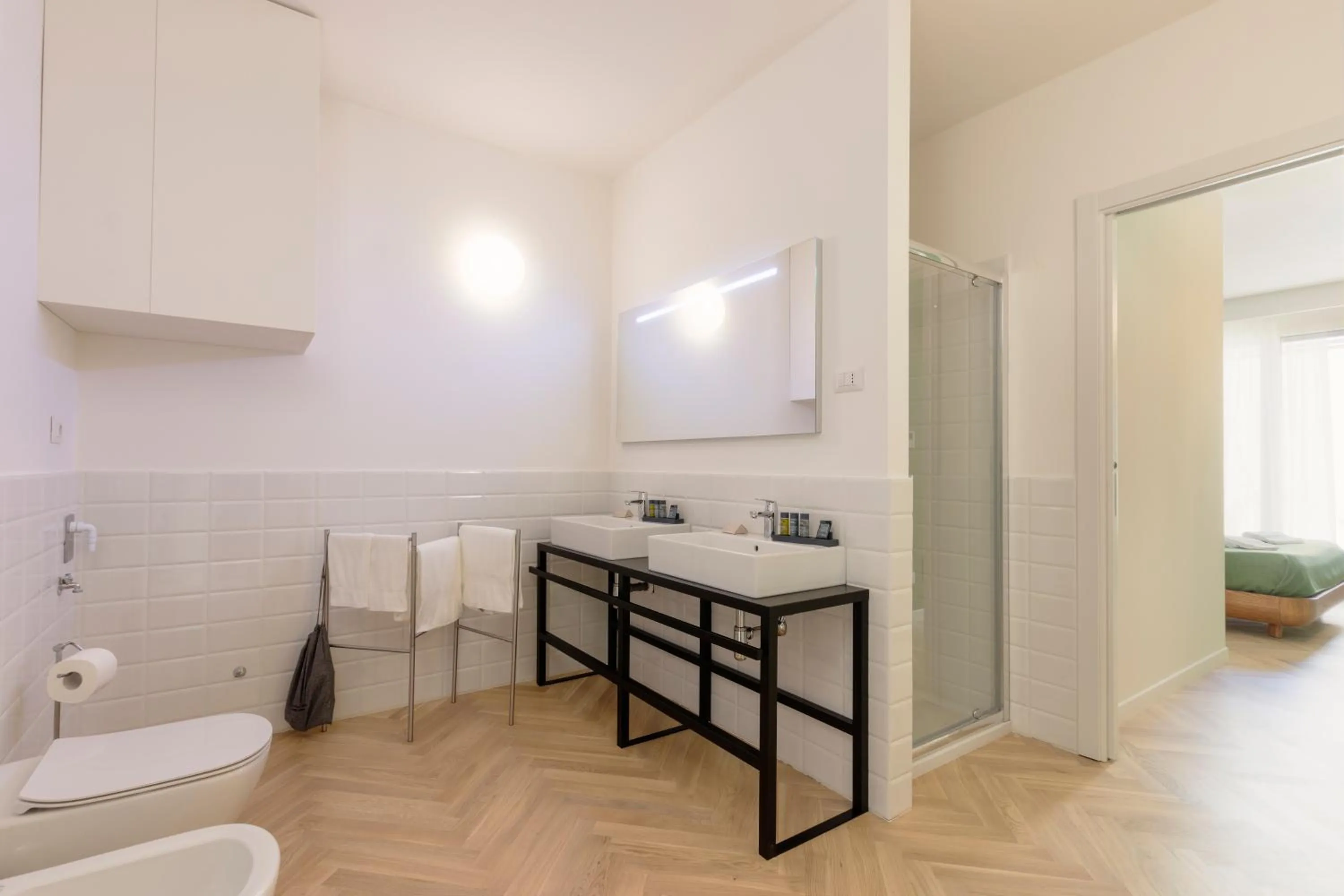 Bathroom in Metropolitan Suites