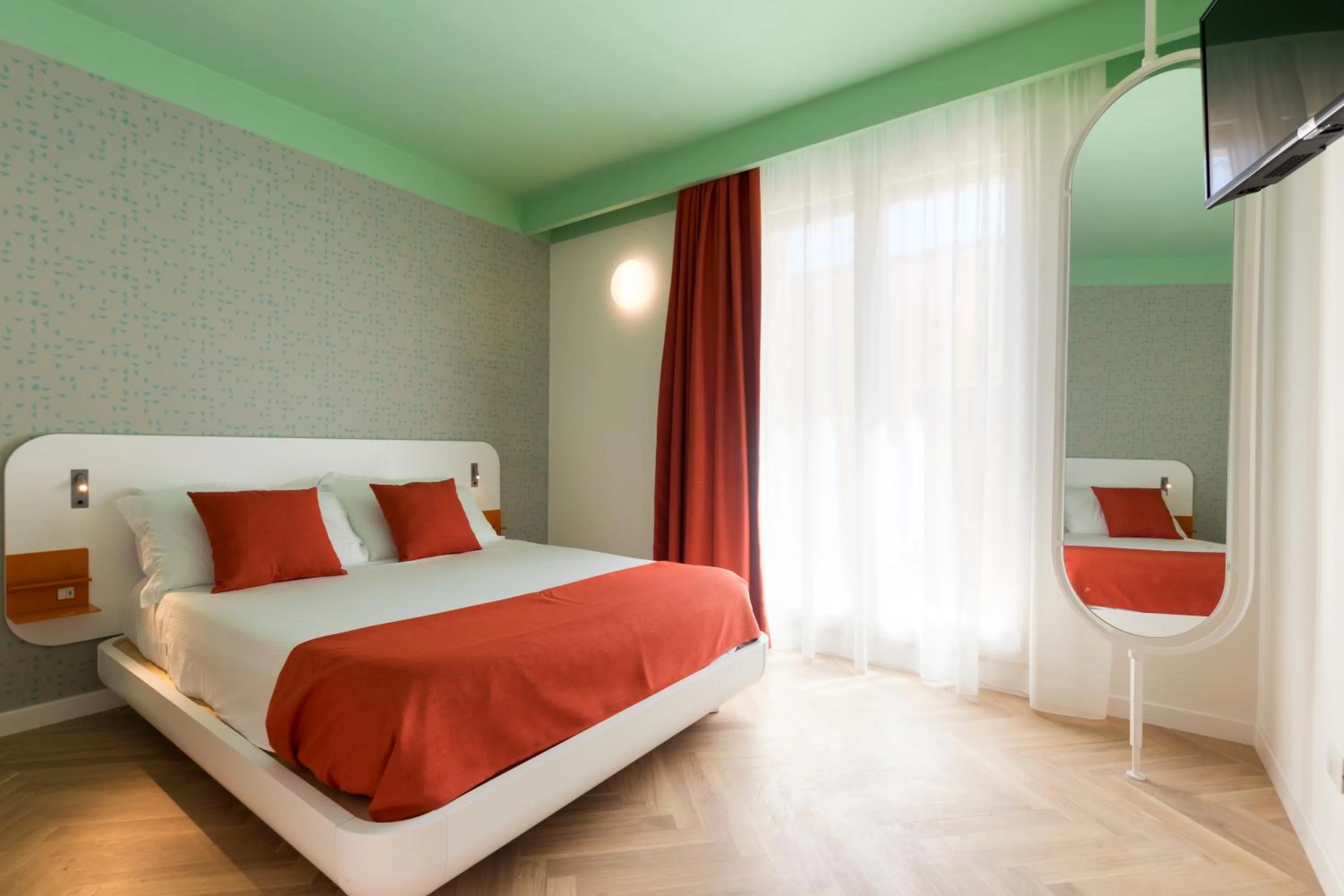 Bed in Metropolitan Suites