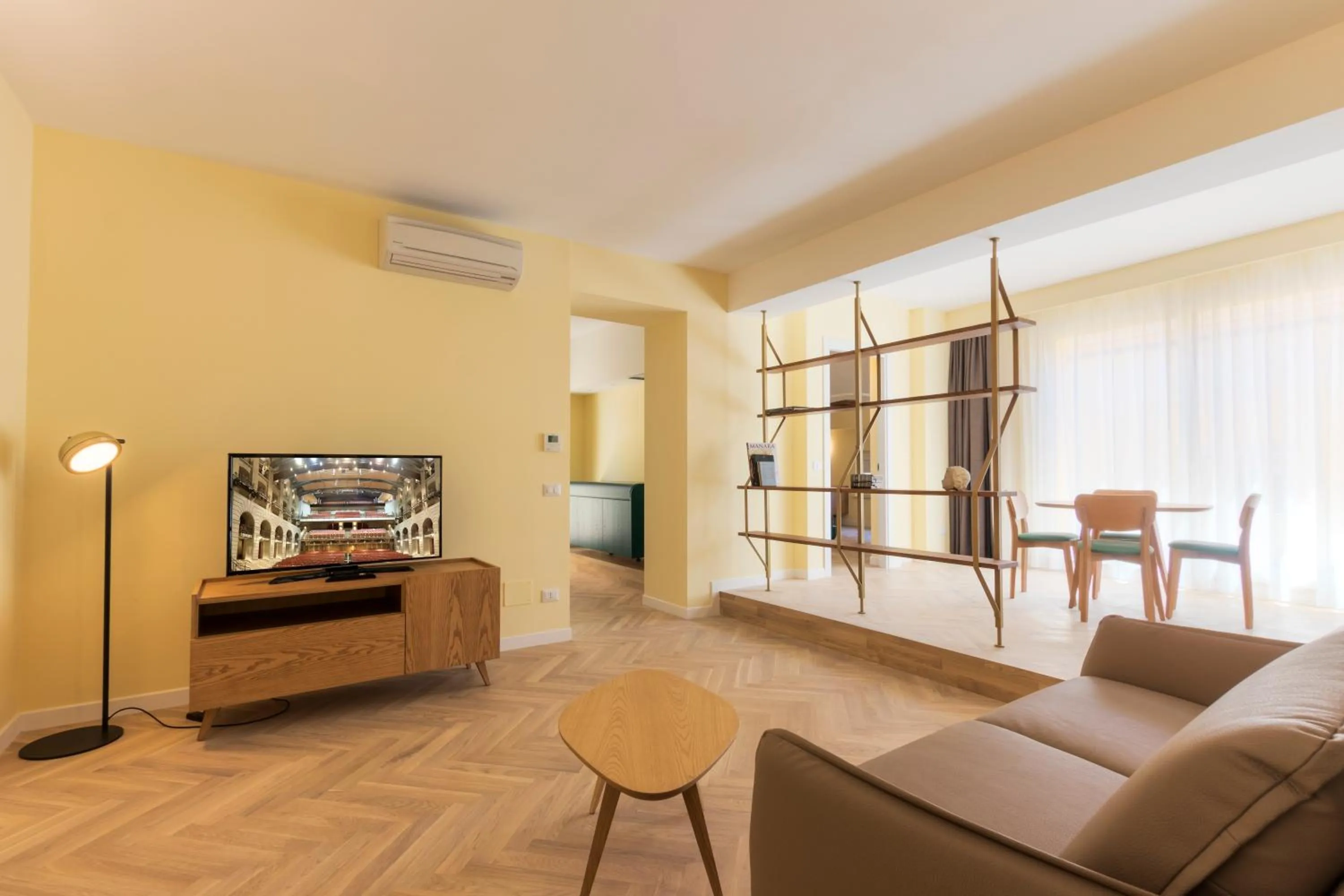 Communal lounge/ TV room in Metropolitan Suites