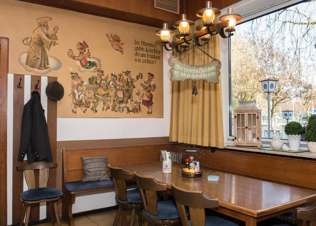 Restaurant/places to eat in Hotel und Gasthof Soller