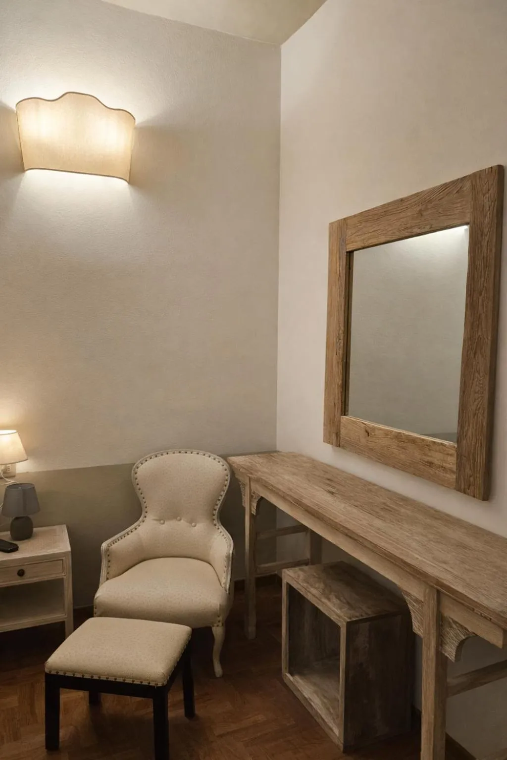 Decorative detail in Albergo Le Terme