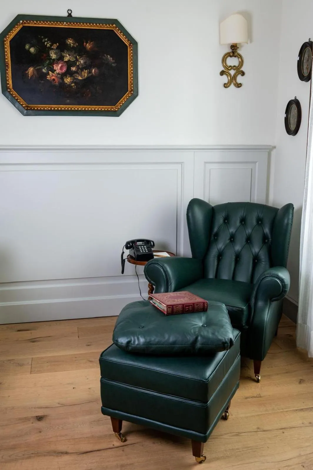 Decorative detail in Albergo Le Terme