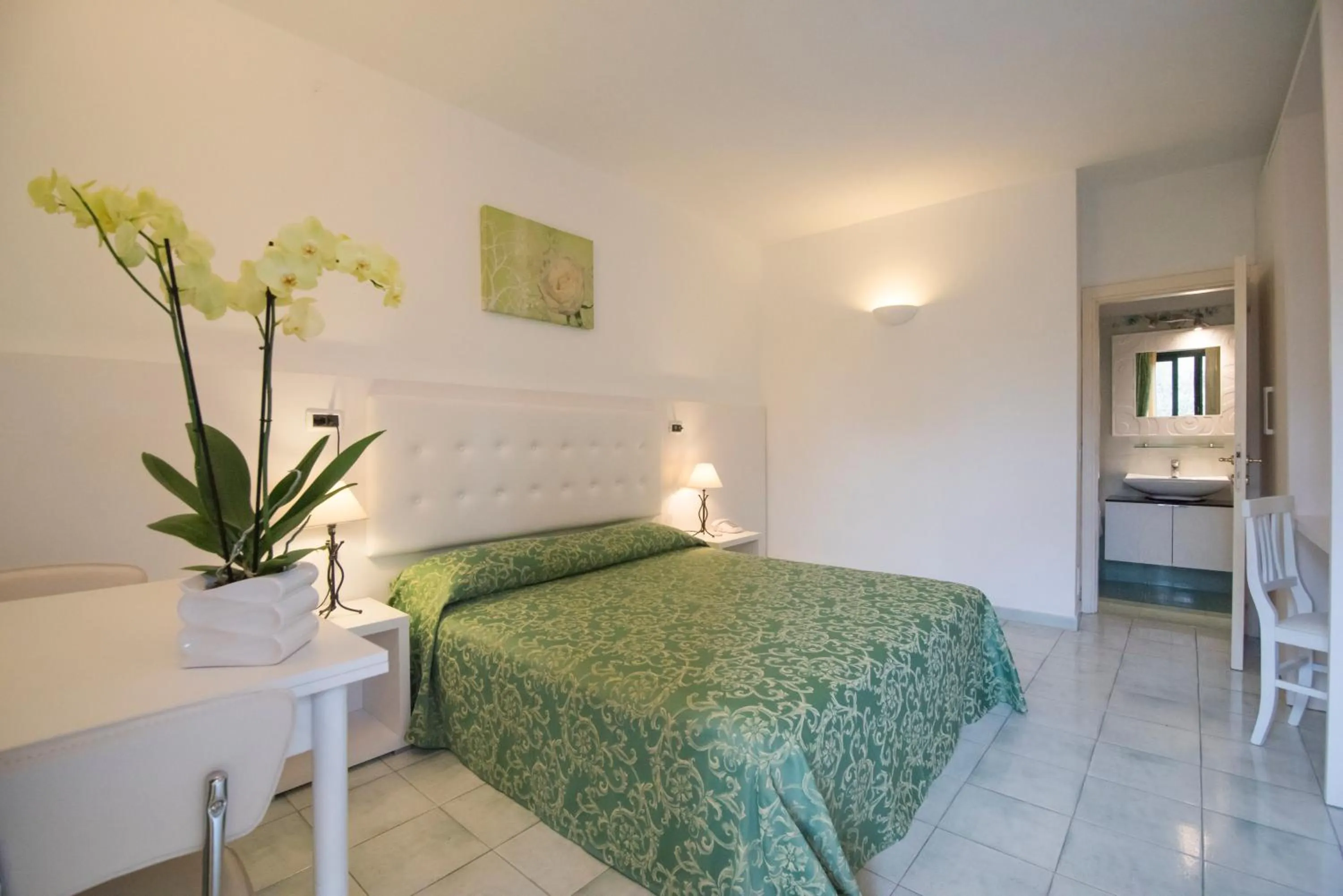 Photo of the whole room, Bed in Hotel Residence Villa San Giovanni