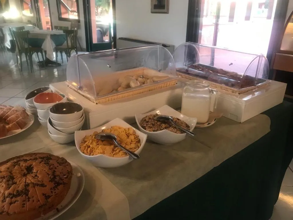Buffet breakfast in Hotel Residence Villa San Giovanni