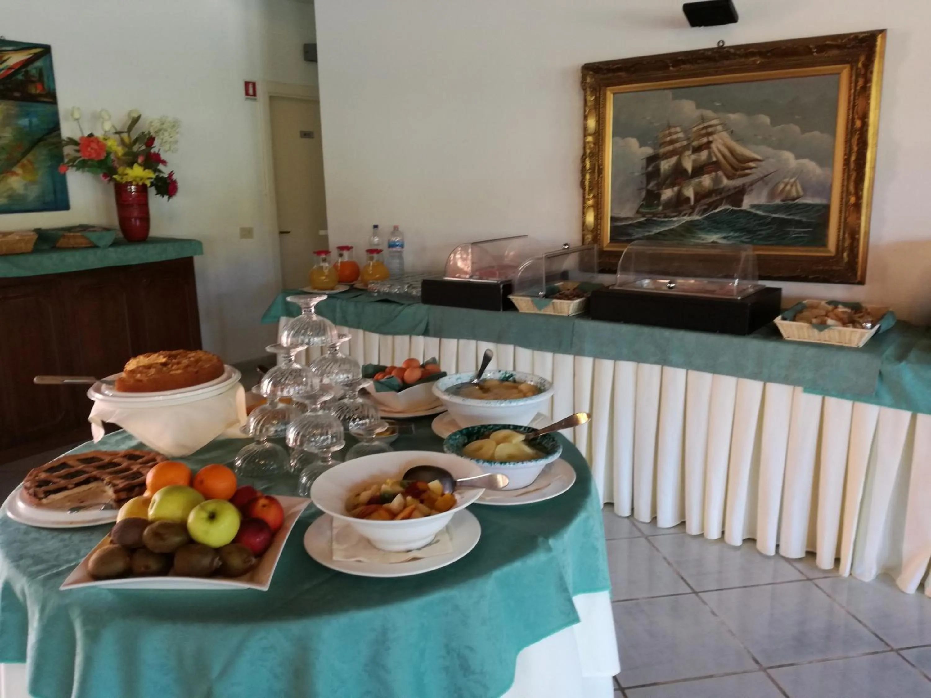 Buffet breakfast in Hotel Residence Villa San Giovanni