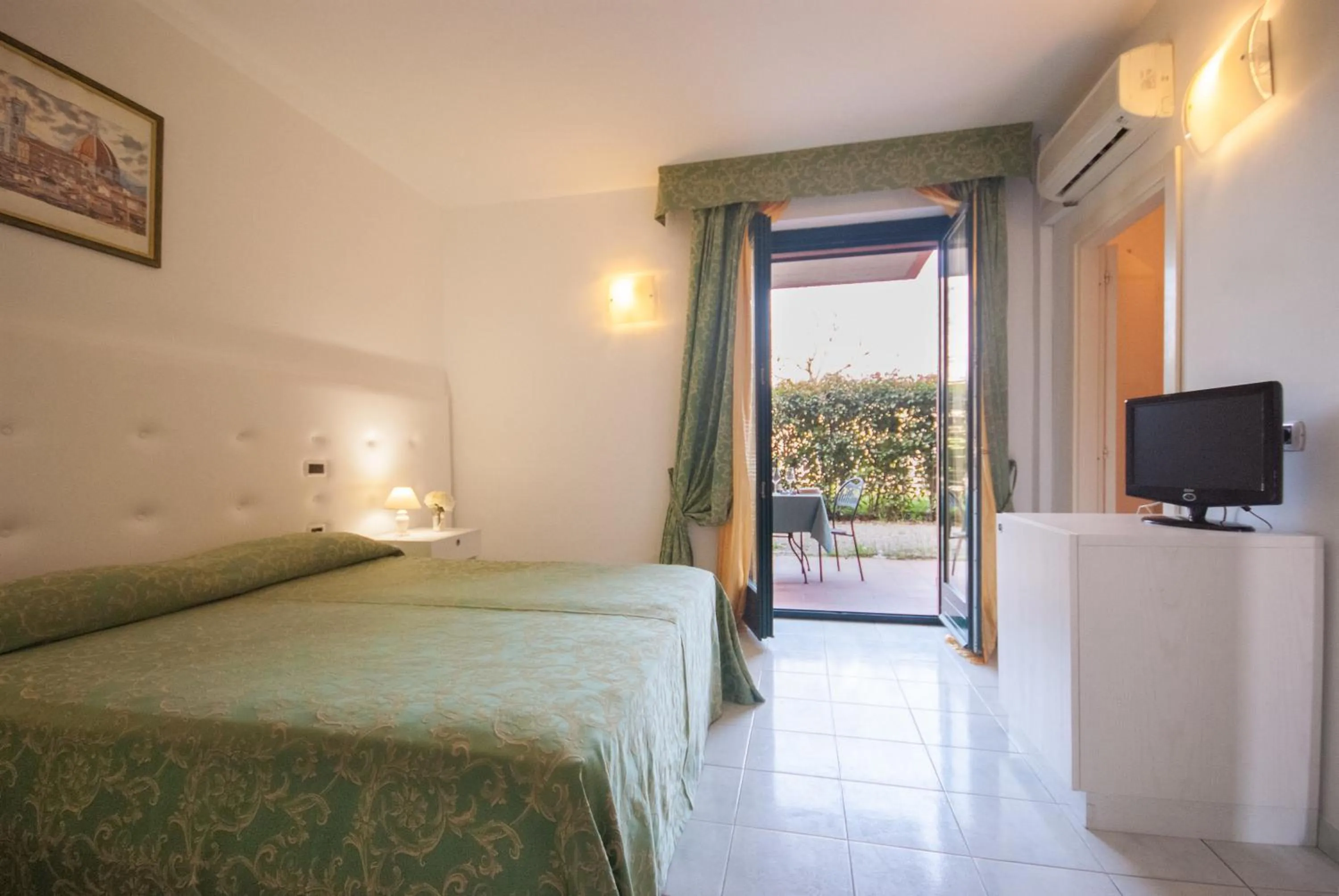 Photo of the whole room, Bed in Hotel Residence Villa San Giovanni