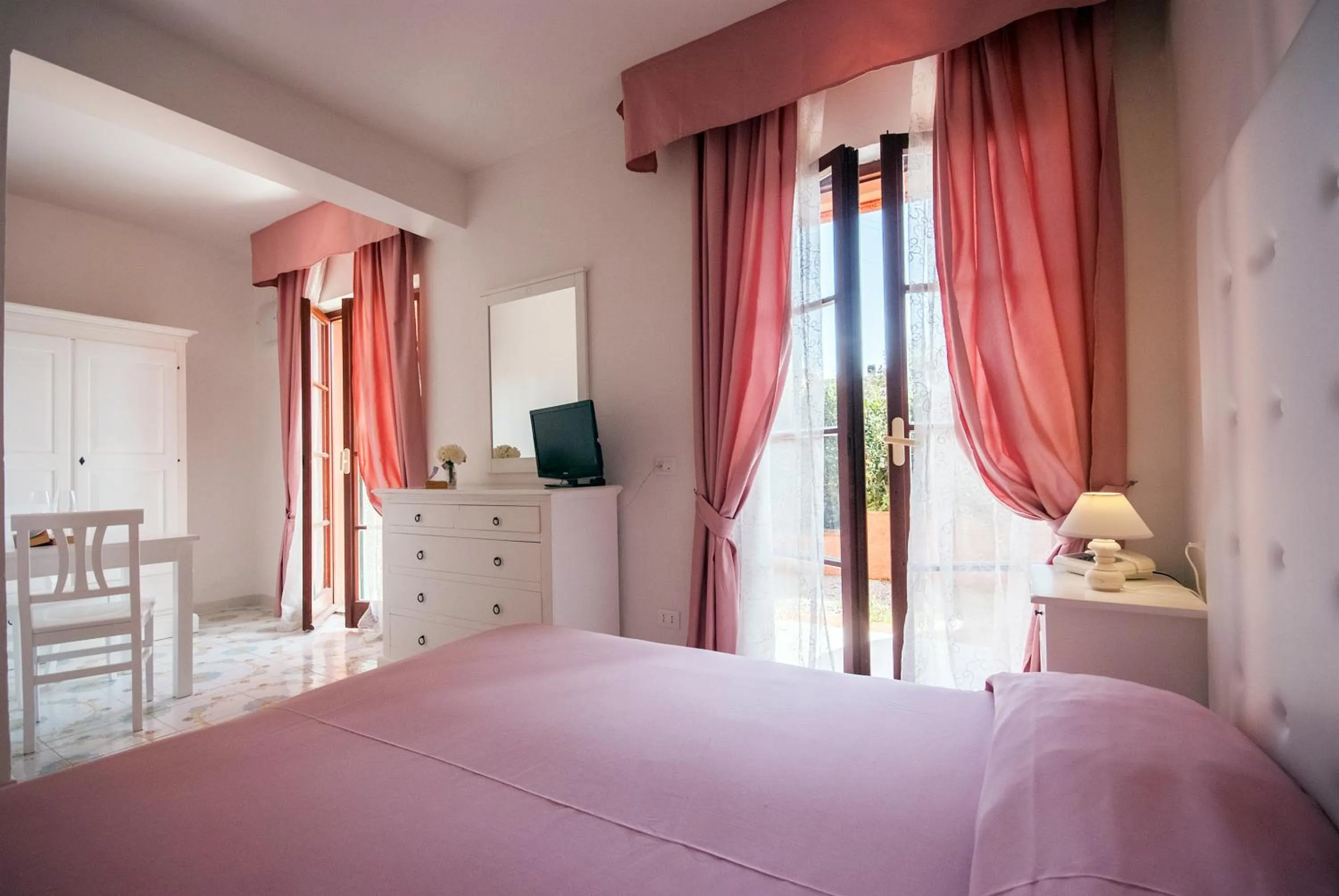 Photo of the whole room, Bed in Hotel Residence Villa San Giovanni