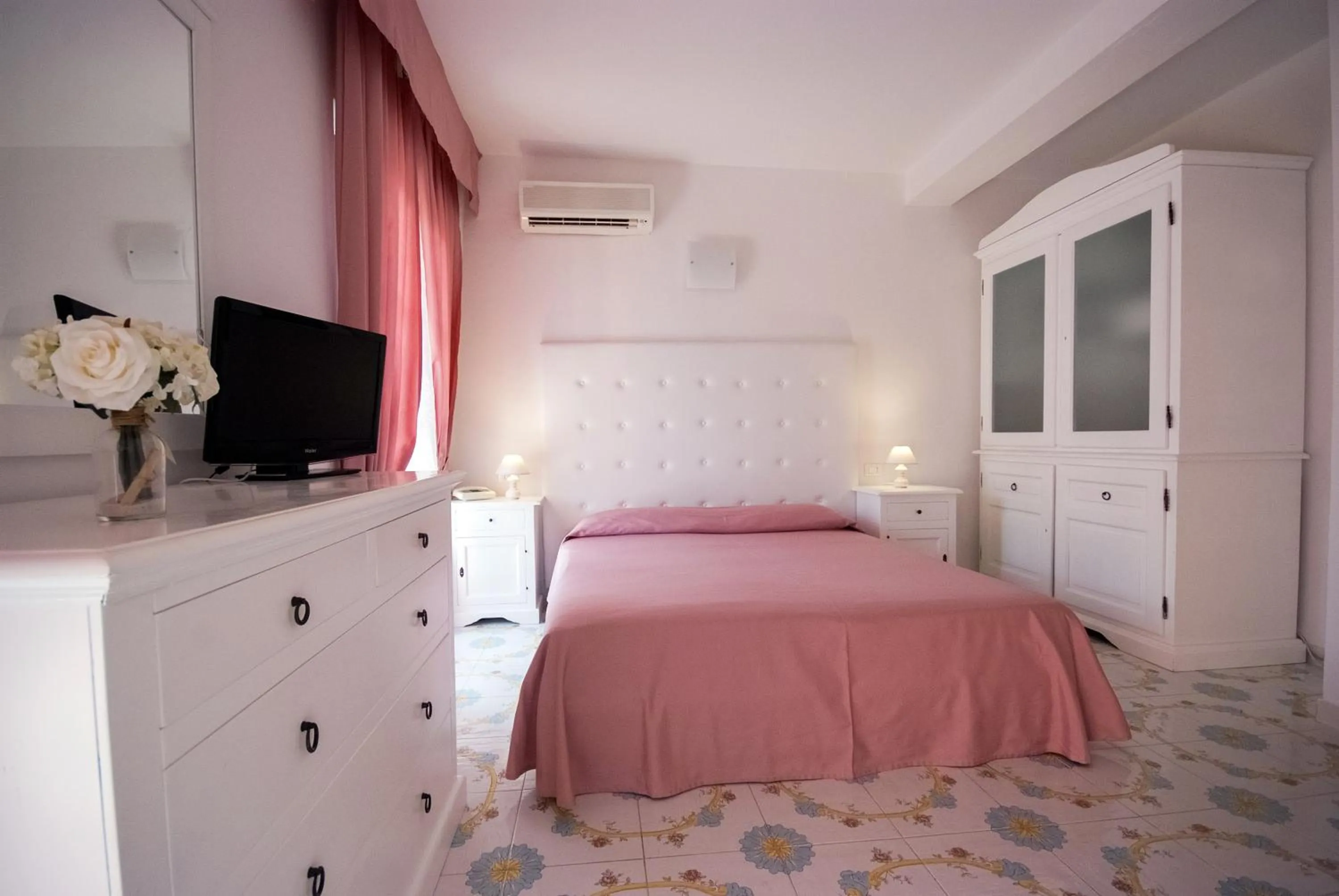 Photo of the whole room, Bed in Hotel Residence Villa San Giovanni