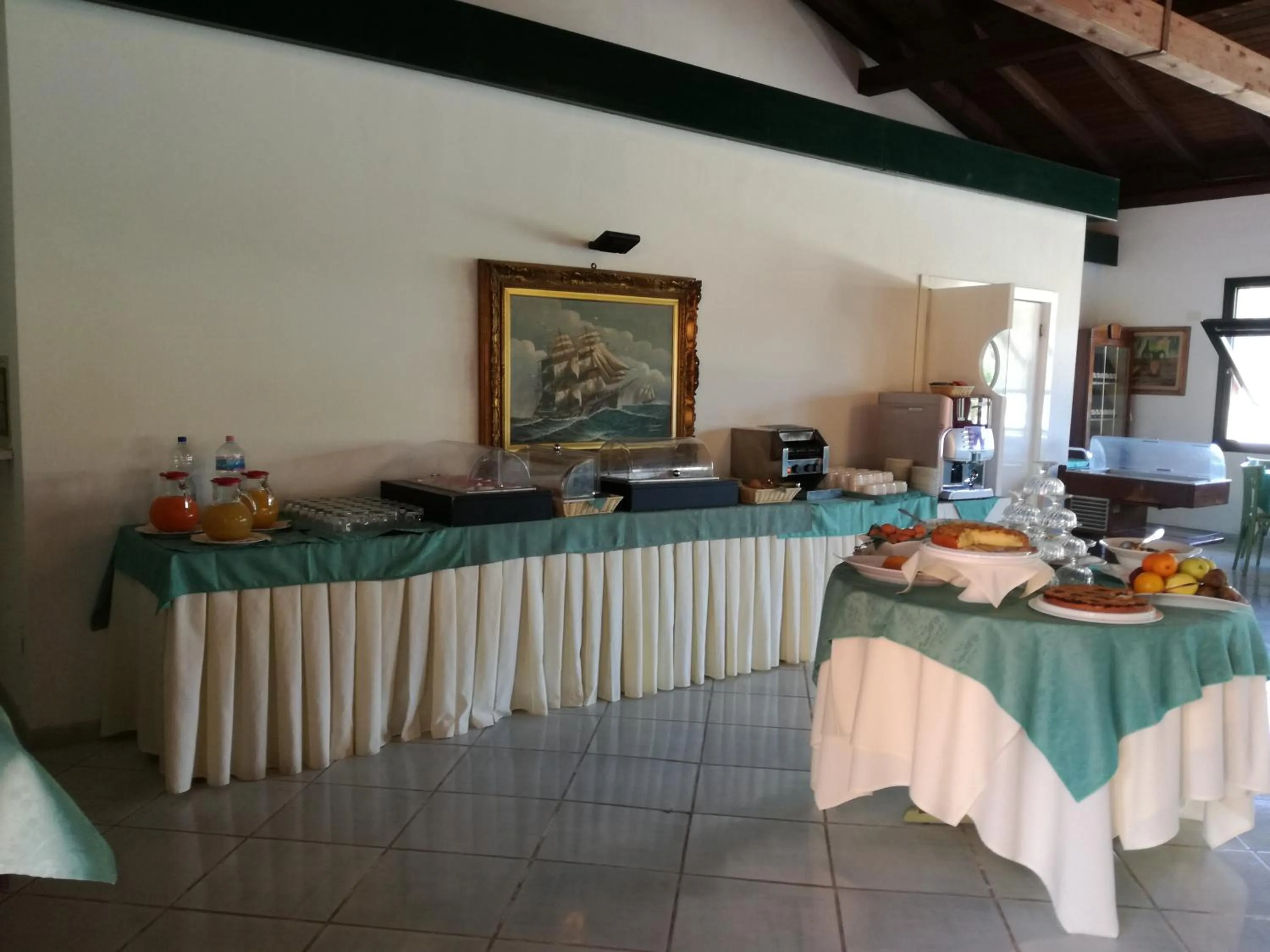 Buffet breakfast in Hotel Residence Villa San Giovanni