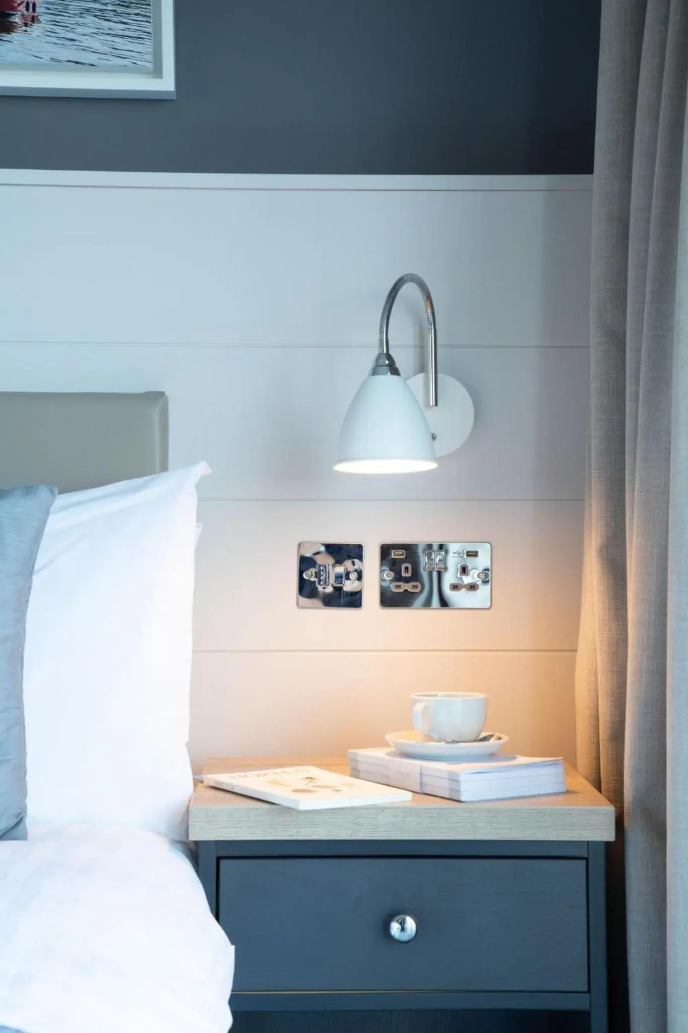 Single Room in Ship and Castle Hotel Single Room in Ship and Castle Hotel