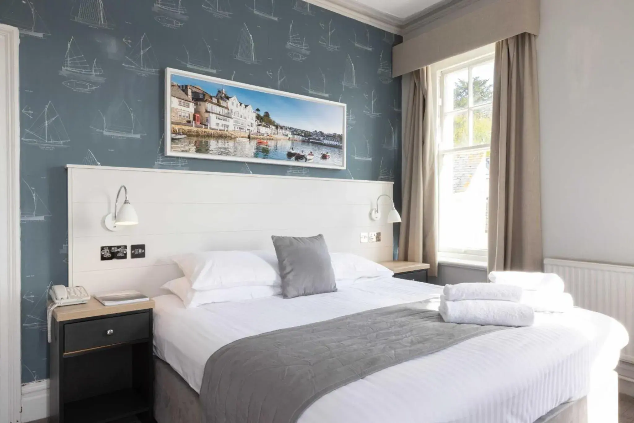 Classic Double Room with Sea View in Ship and Castle Hotel Classic Double Room with Sea View in Ship and Castle Hotel