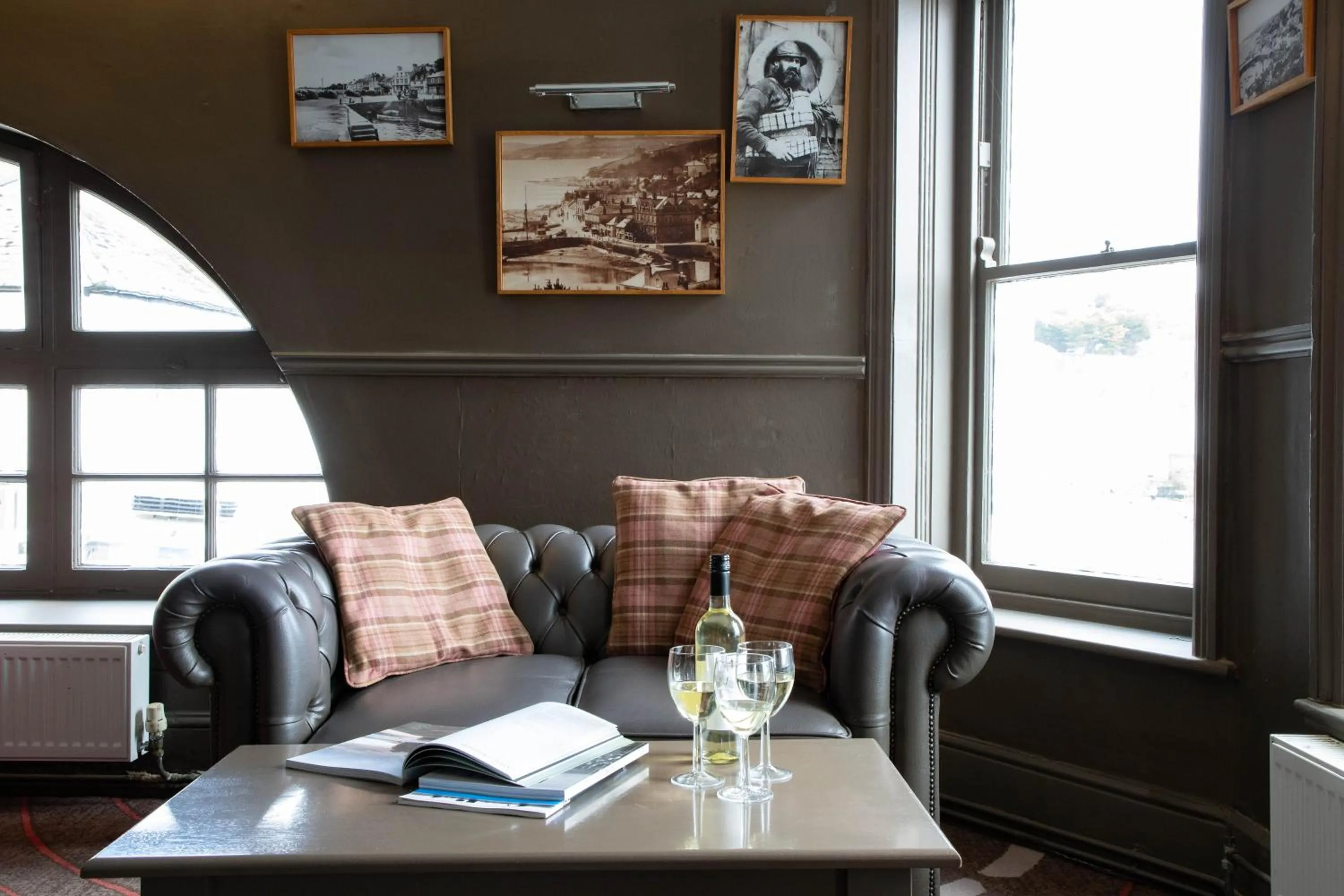 Seating area in Ship and Castle Hotel