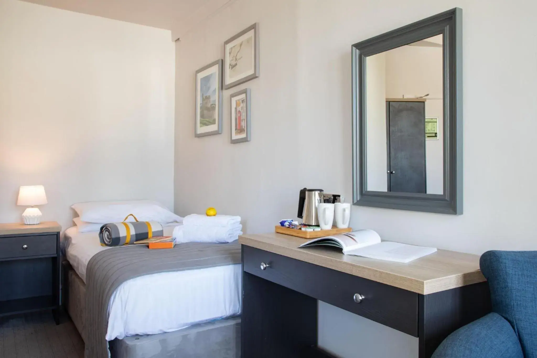 Family Room in Ship and Castle Hotel Family Room in Ship and Castle Hotel