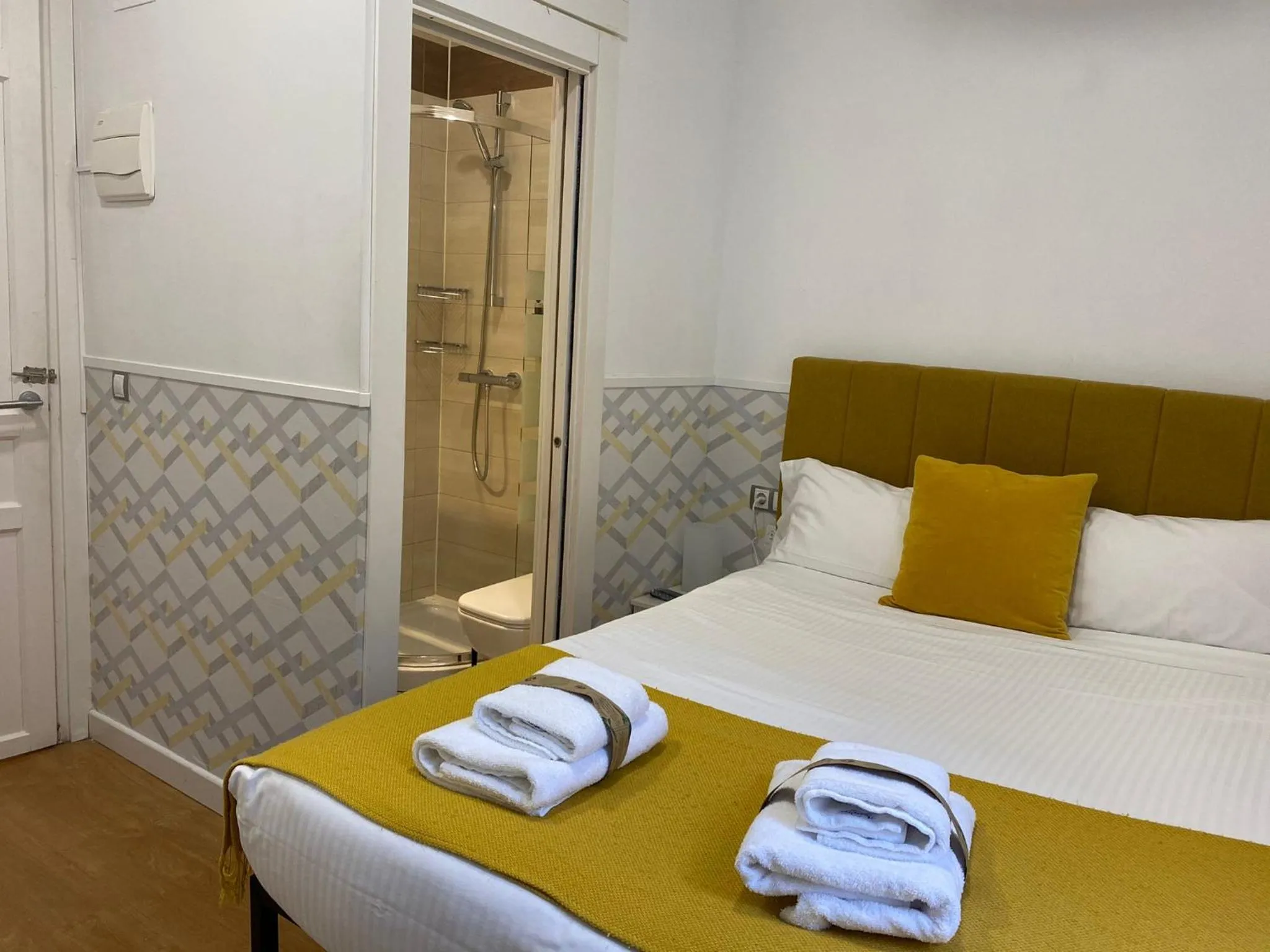 INSIDEHOME Valladolid Centro -Hab con baño privado en el centro y OPCION DE PARKING-