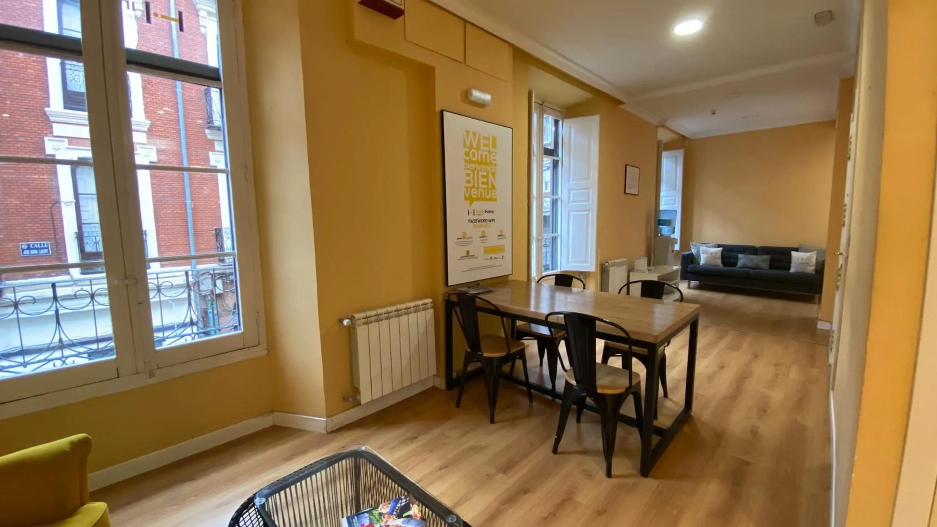 Seating area in INSIDEHOME Valladolid Centro -Hab con baño privado en el centro y OPCION DE PARKING-