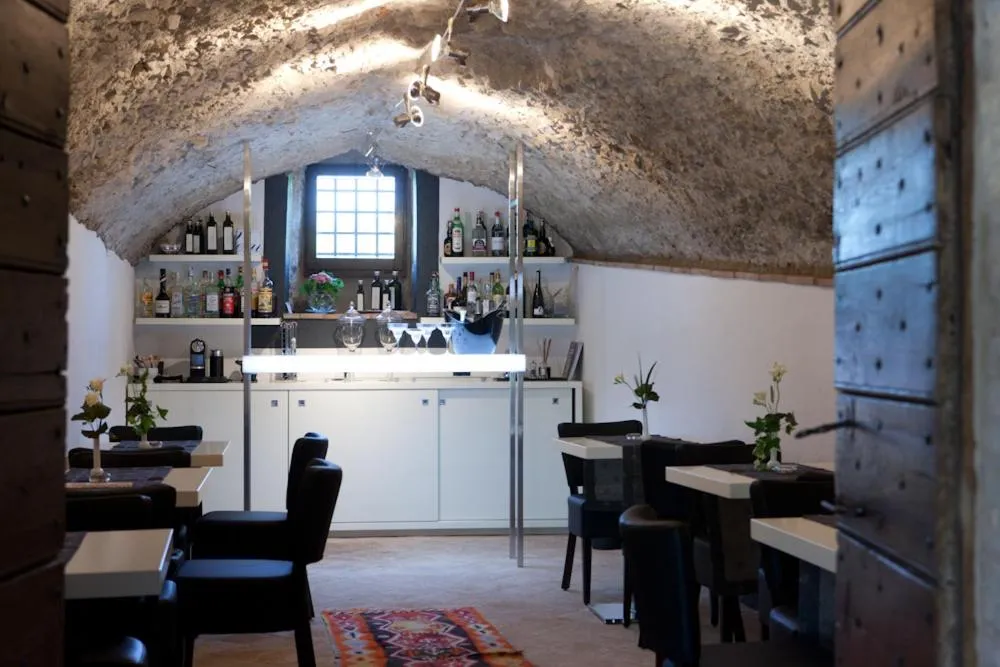 Restaurant/places to eat in Tenuta Di Canonica